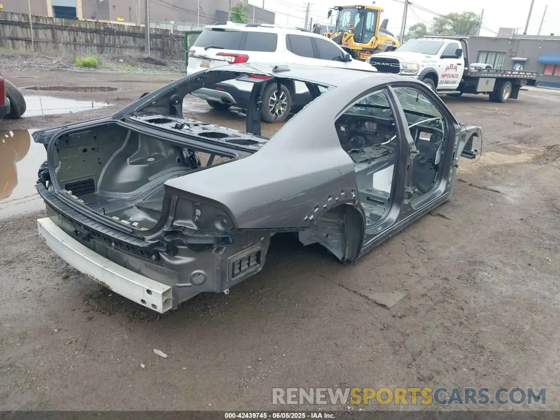 4 Photograph of a damaged car 2C3CDXGJ5NH122109 DODGE CHARGER 2022