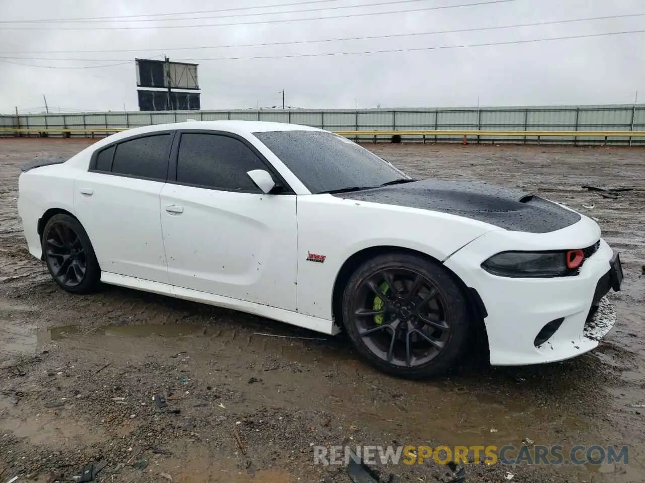 4 Photograph of a damaged car 2C3CDXGJ5NH229516 DODGE CHARGER 2022