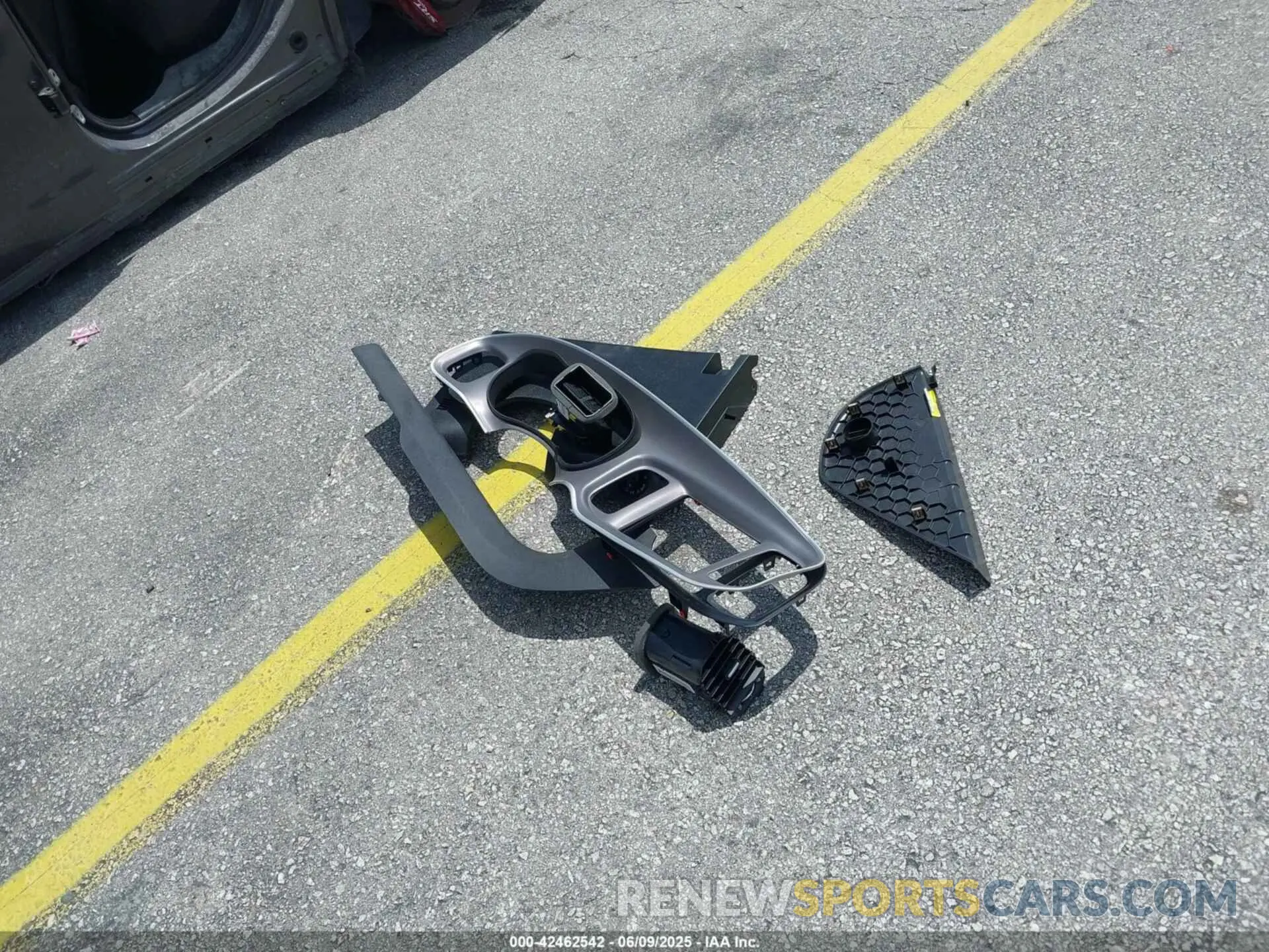 11 Photograph of a damaged car 2C3CDXGJ6NH173439 DODGE CHARGER 2022