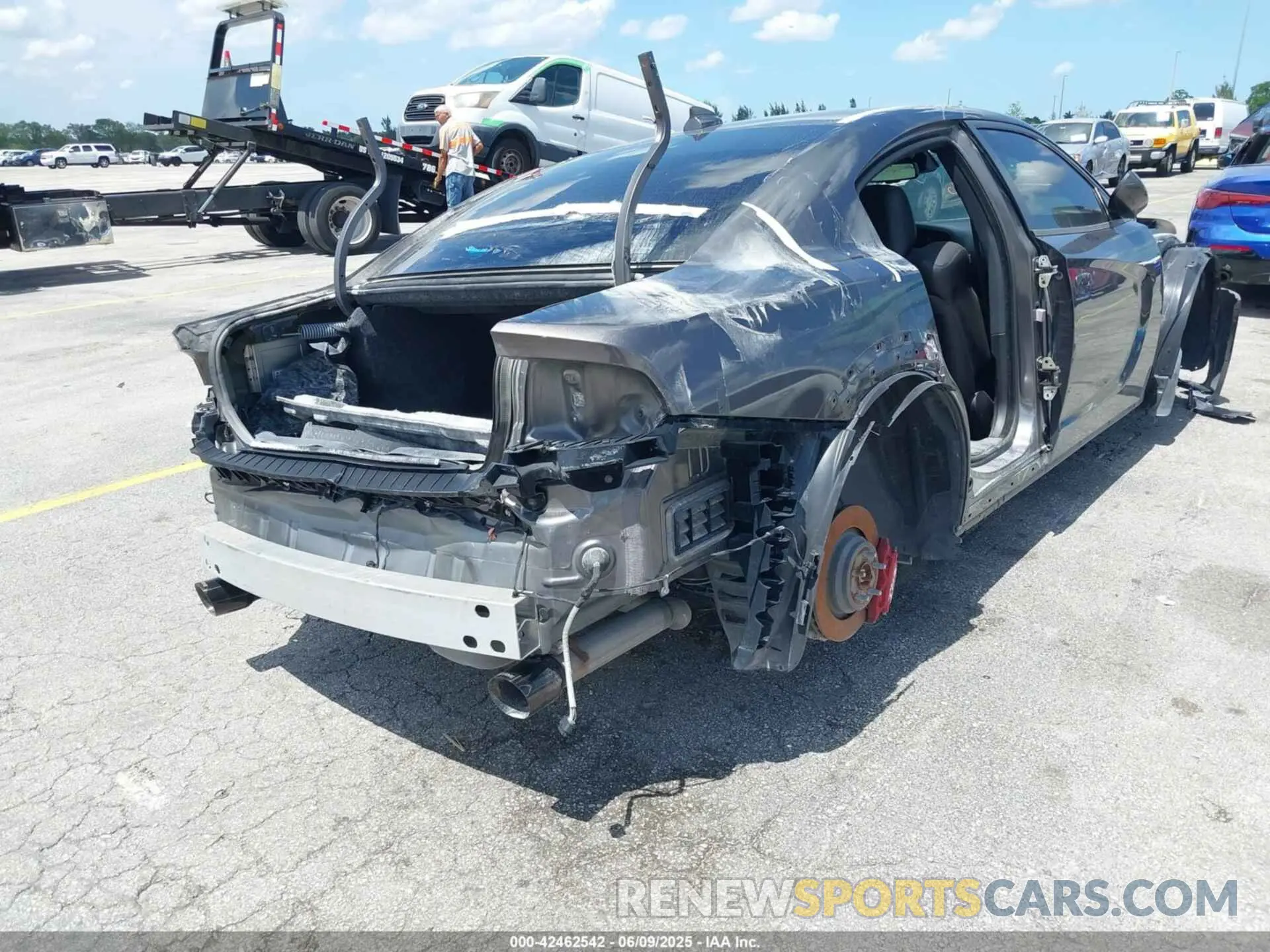 18 Photograph of a damaged car 2C3CDXGJ6NH173439 DODGE CHARGER 2022