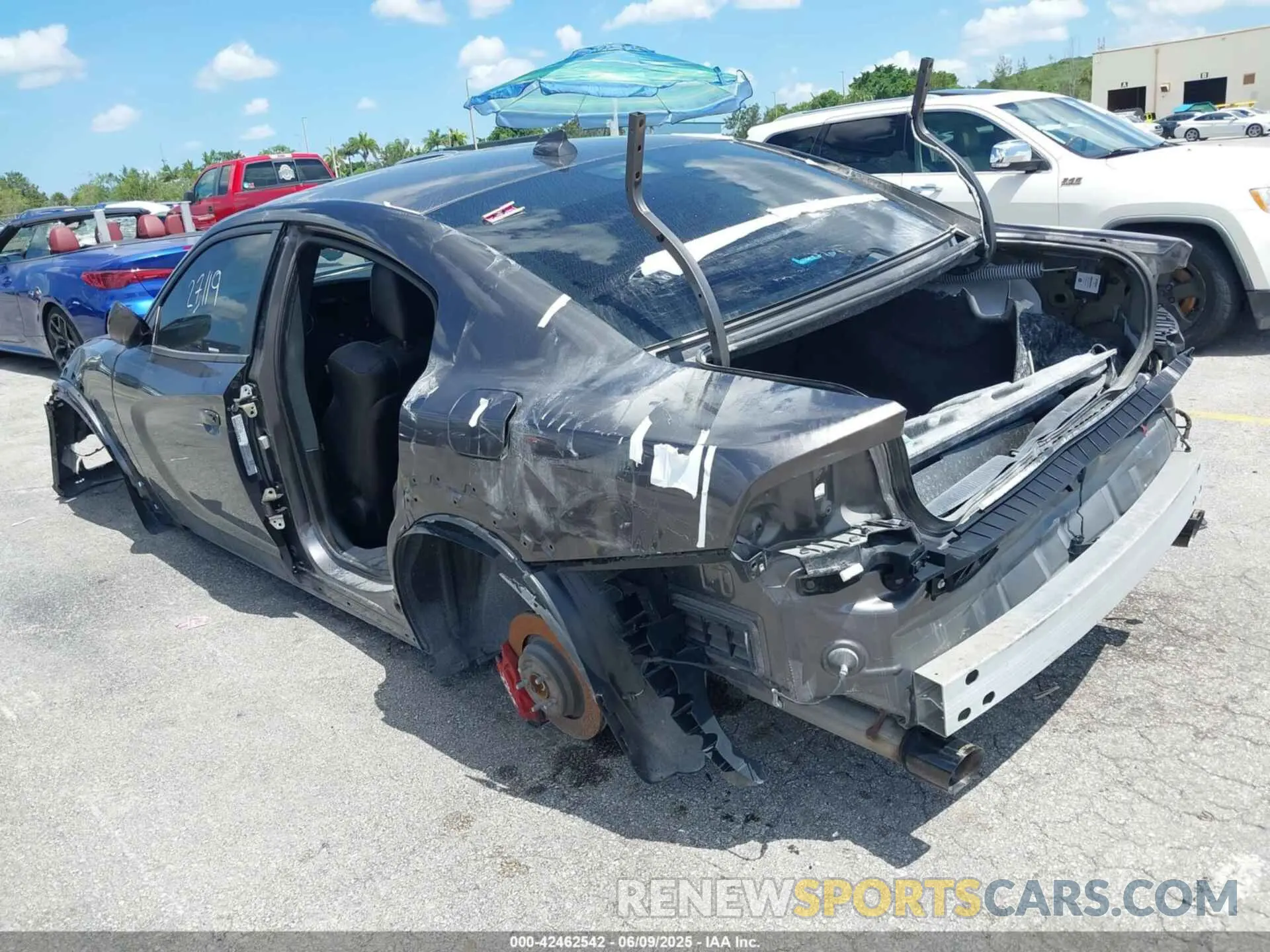19 Photograph of a damaged car 2C3CDXGJ6NH173439 DODGE CHARGER 2022