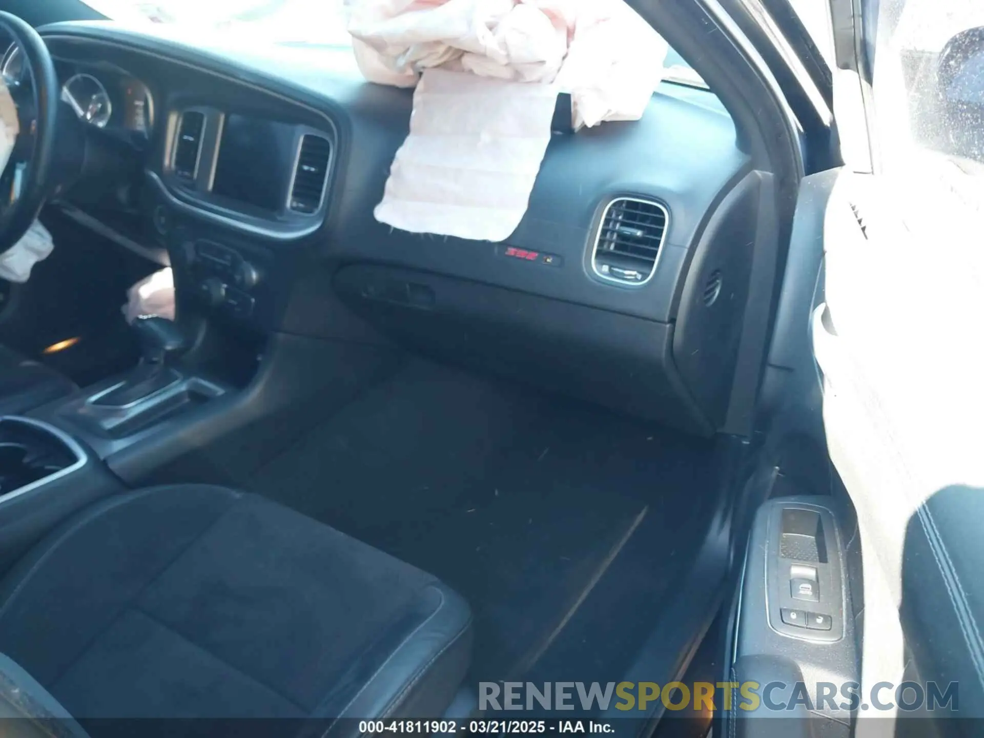 5 Photograph of a damaged car 2C3CDXGJ7NH125951 DODGE CHARGER 2022