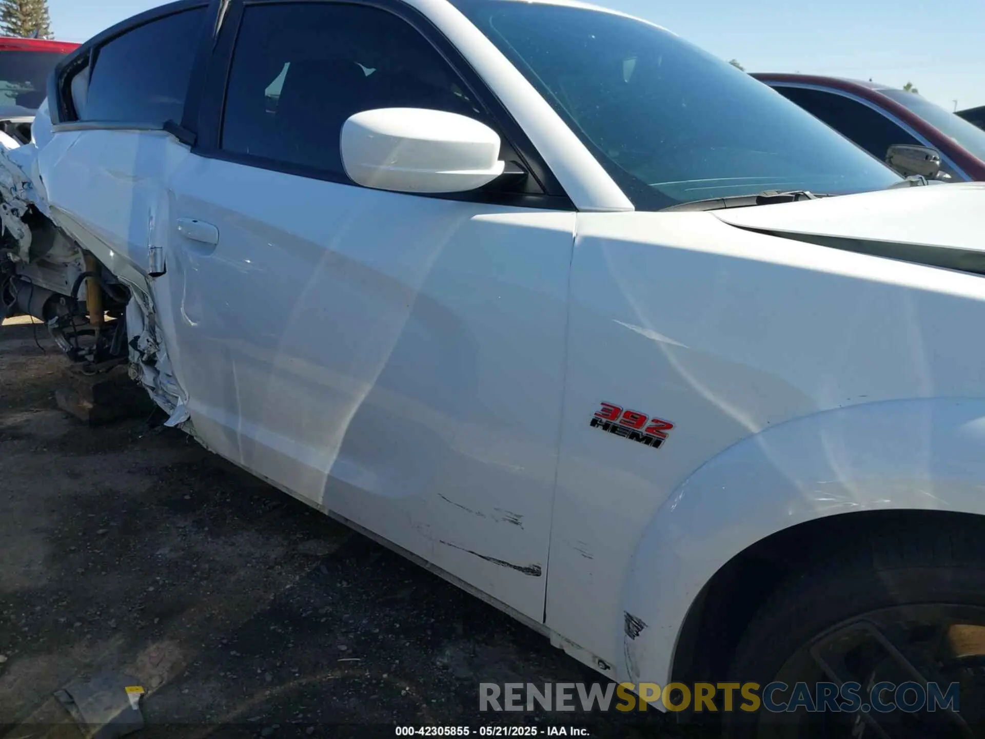 18 Photograph of a damaged car 2C3CDXGJ8NH105126 DODGE CHARGER 2022