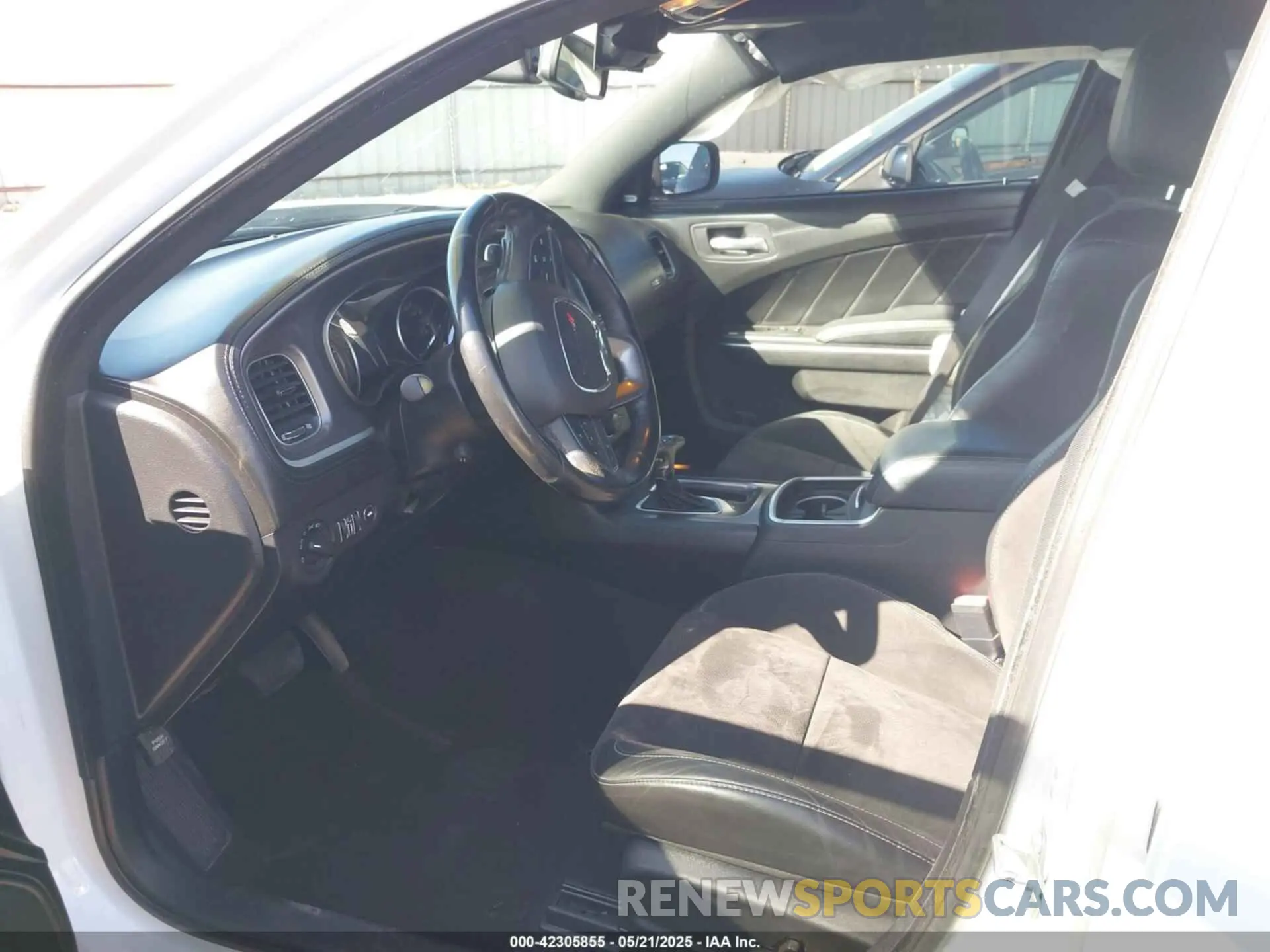 5 Photograph of a damaged car 2C3CDXGJ8NH105126 DODGE CHARGER 2022