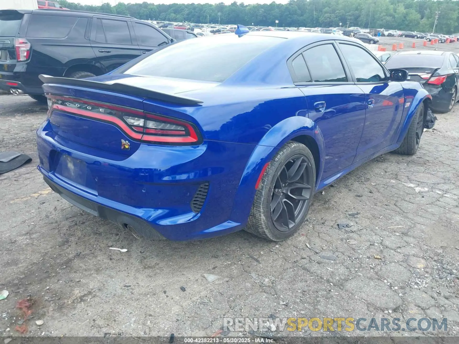 4 Photograph of a damaged car 2C3CDXGJ9NH176254 DODGE CHARGER 2022