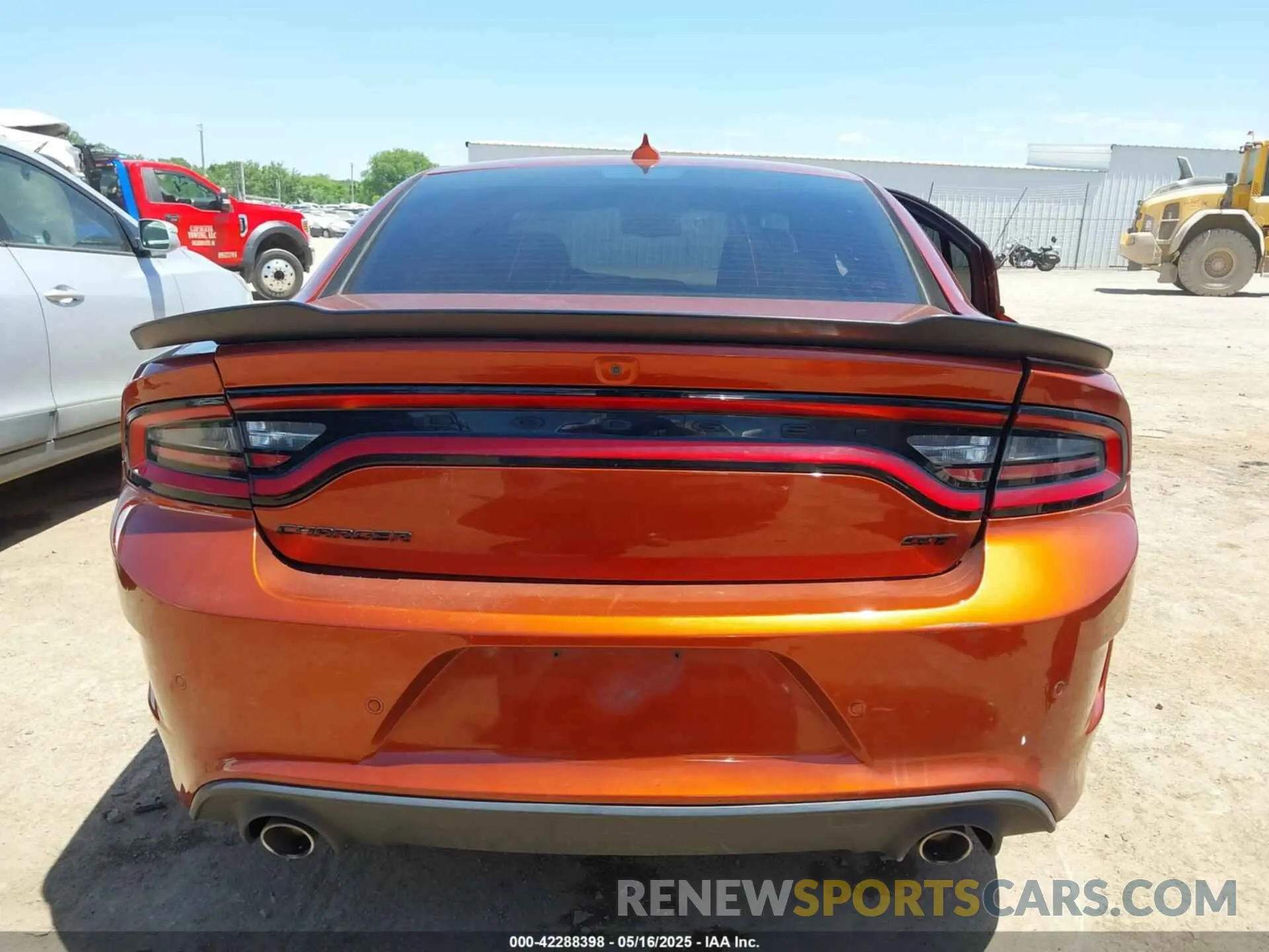 15 Photograph of a damaged car 2C3CDXHG1NH173660 DODGE CHARGER 2022