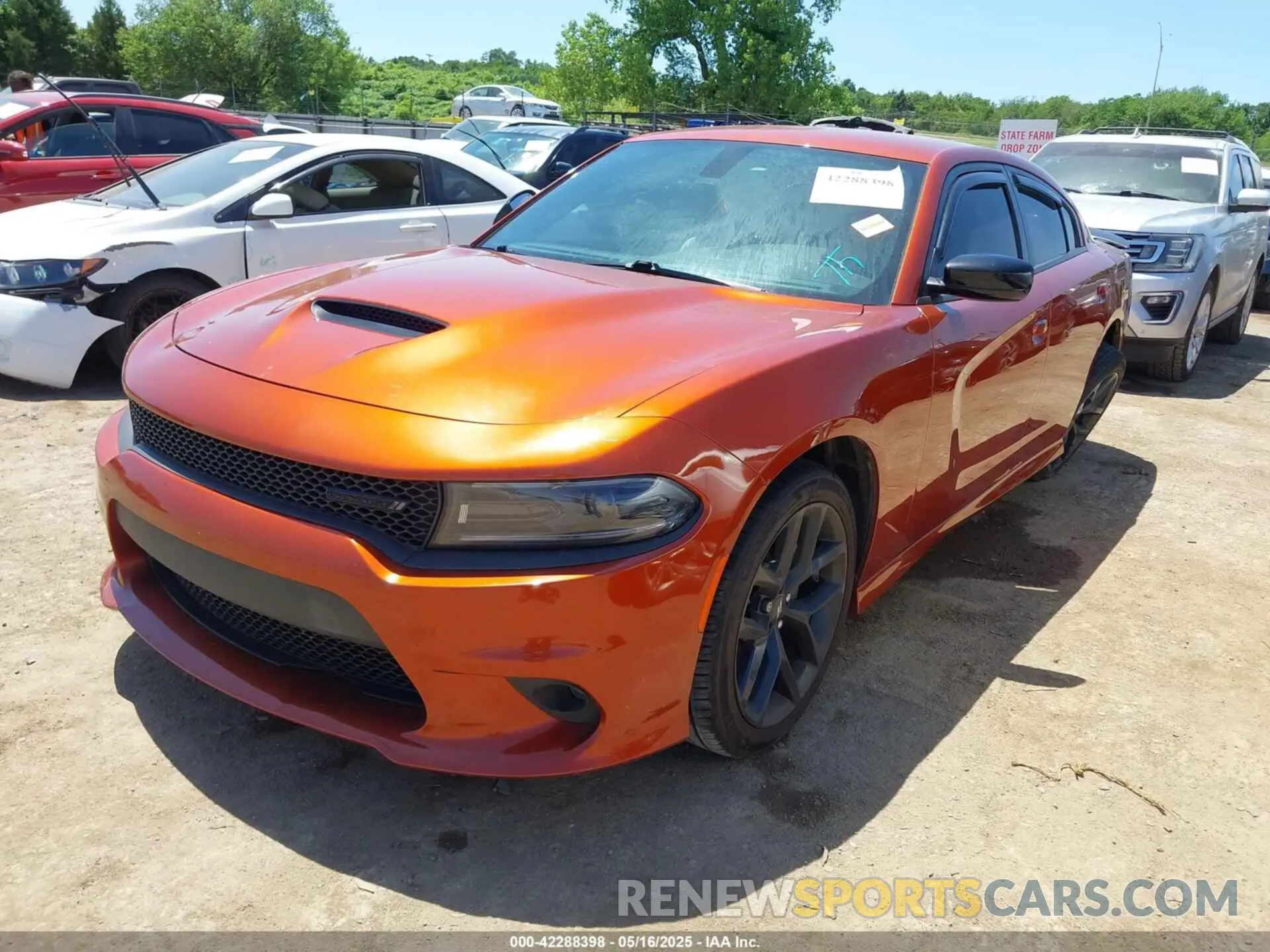 2 Photograph of a damaged car 2C3CDXHG1NH173660 DODGE CHARGER 2022
