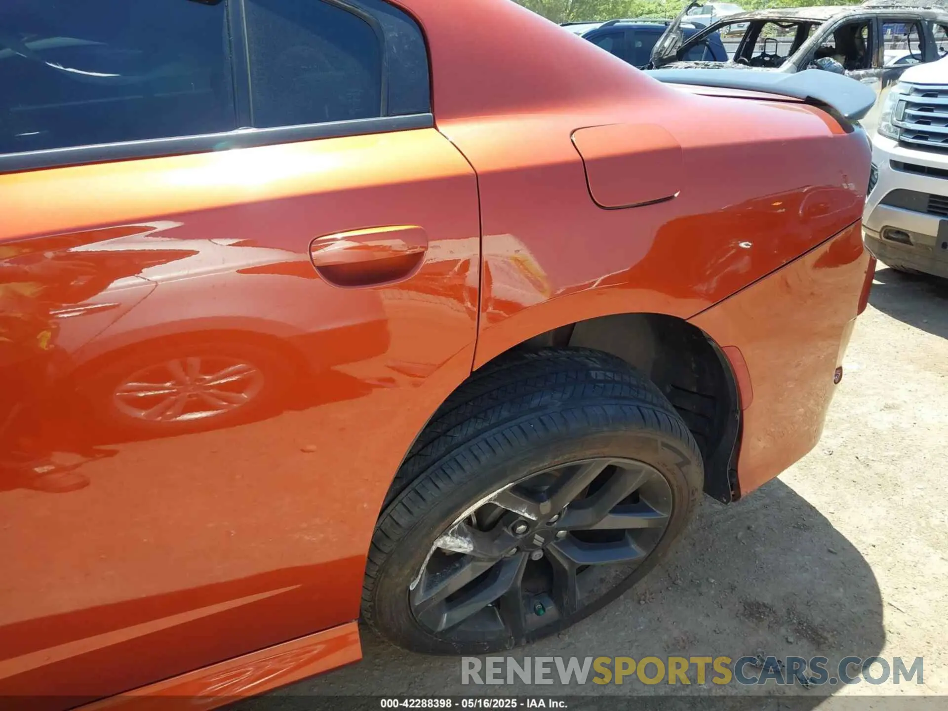 6 Photograph of a damaged car 2C3CDXHG1NH173660 DODGE CHARGER 2022