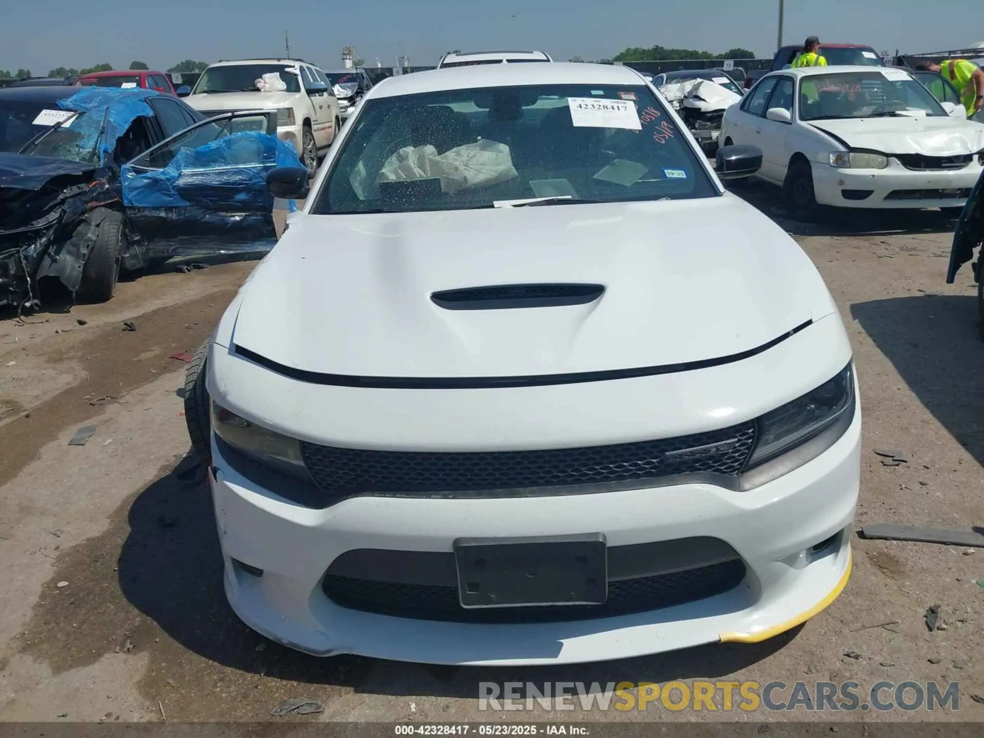 13 Photograph of a damaged car 2C3CDXHG2NH197580 DODGE CHARGER 2022