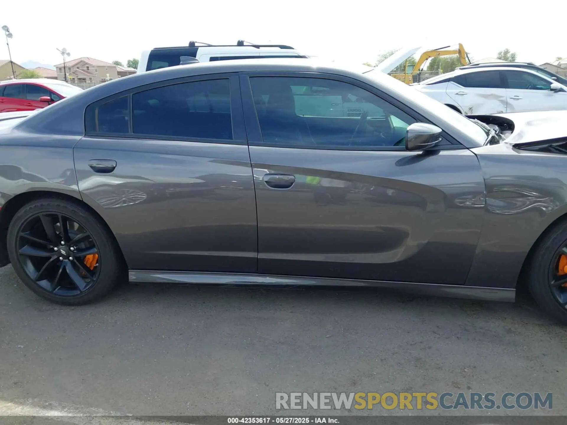 13 Photograph of a damaged car 2C3CDXHG3NH124024 DODGE CHARGER 2022