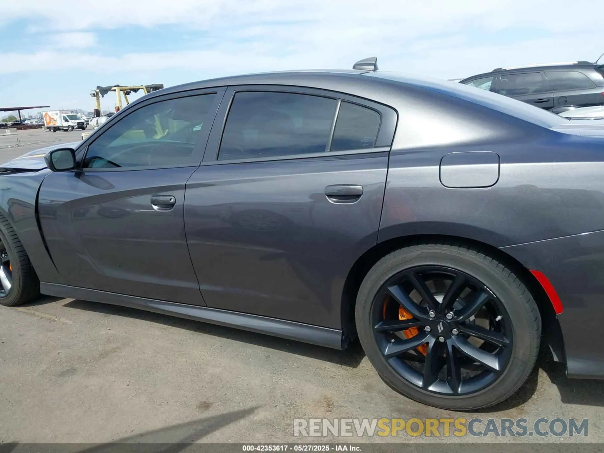 14 Photograph of a damaged car 2C3CDXHG3NH124024 DODGE CHARGER 2022