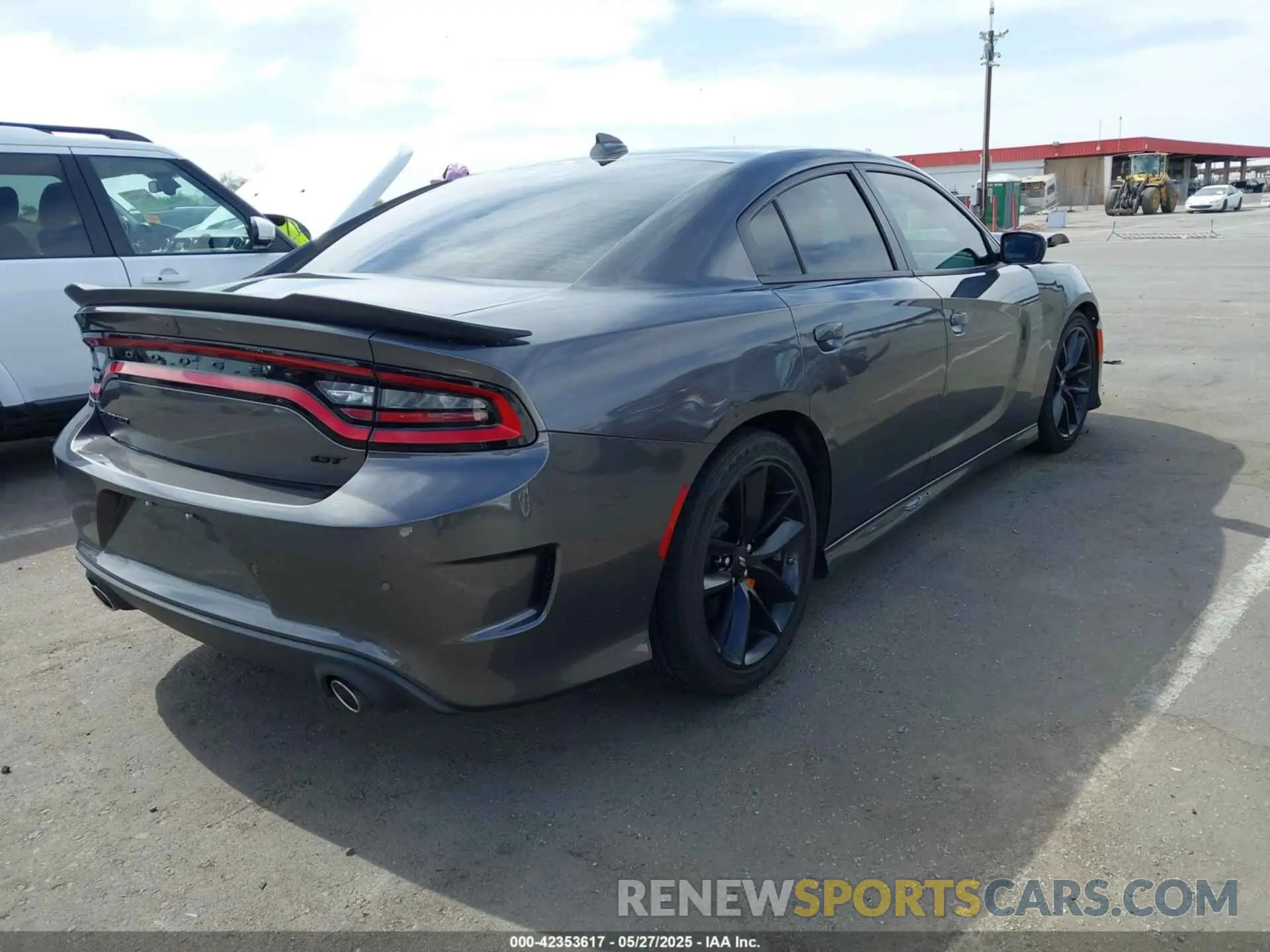 4 Photograph of a damaged car 2C3CDXHG3NH124024 DODGE CHARGER 2022