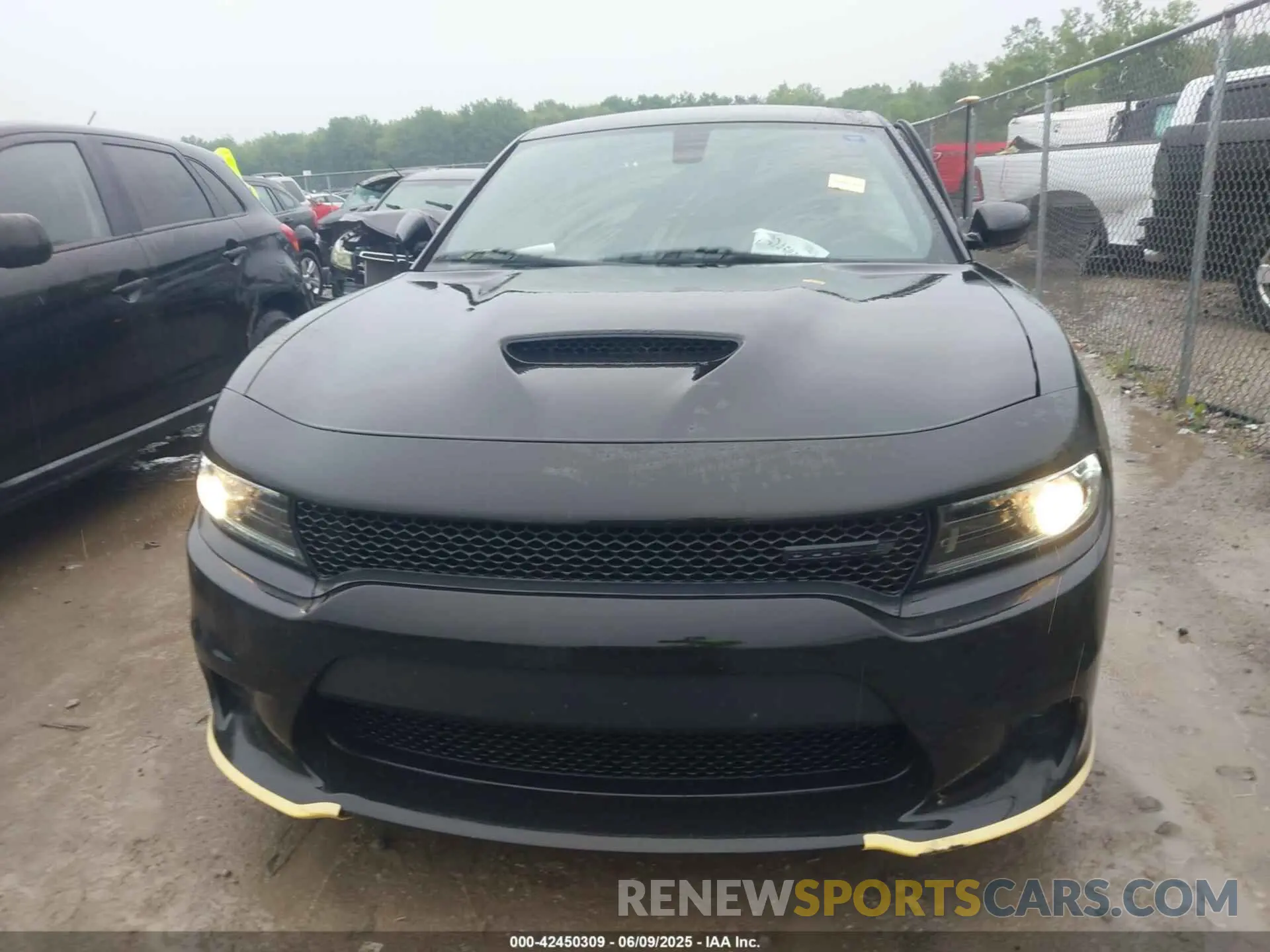 12 Photograph of a damaged car 2C3CDXHG4NH267645 DODGE CHARGER 2022