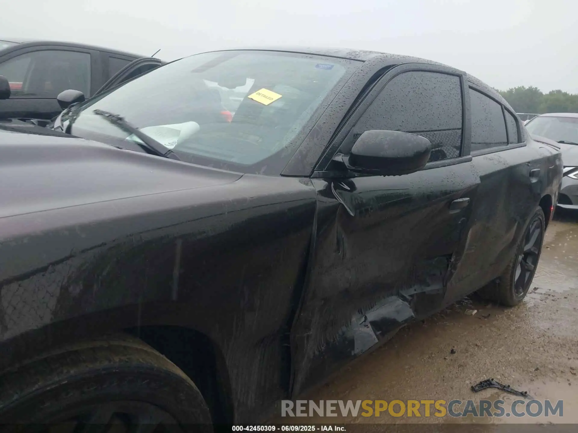 6 Photograph of a damaged car 2C3CDXHG4NH267645 DODGE CHARGER 2022