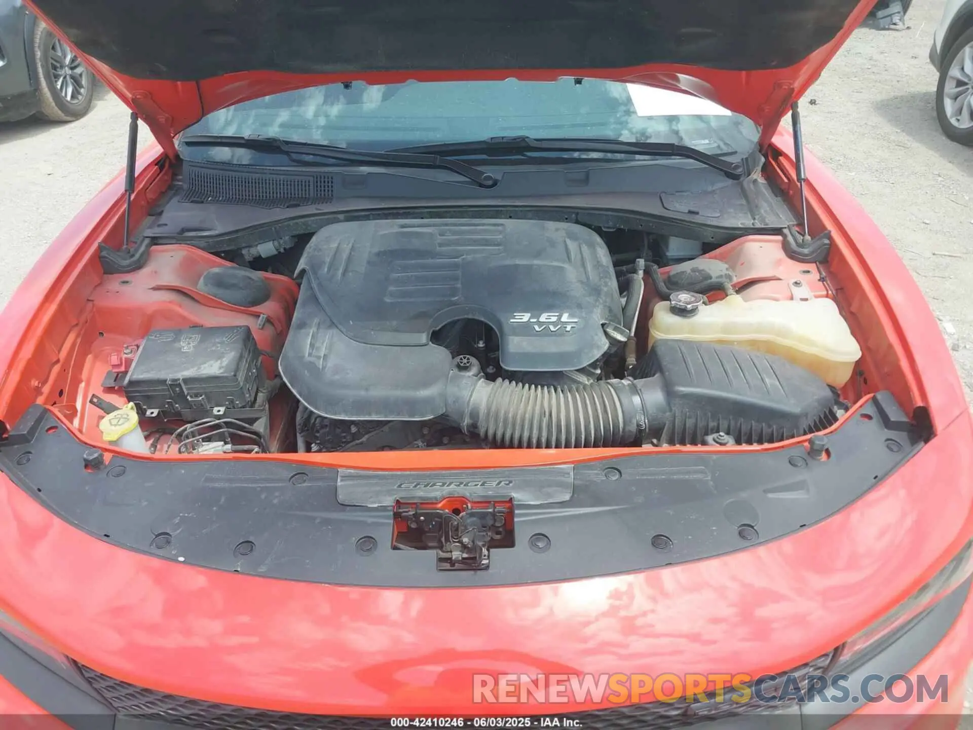 10 Photograph of a damaged car 2C3CDXHG6NH126737 DODGE CHARGER 2022