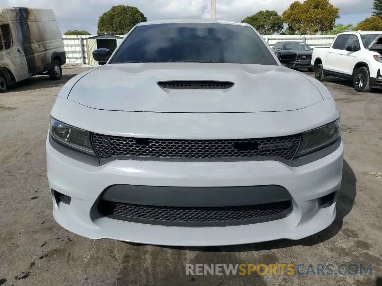 5 Photograph of a damaged car 2C3CDXHG6NH213585 DODGE CHARGER 2022
