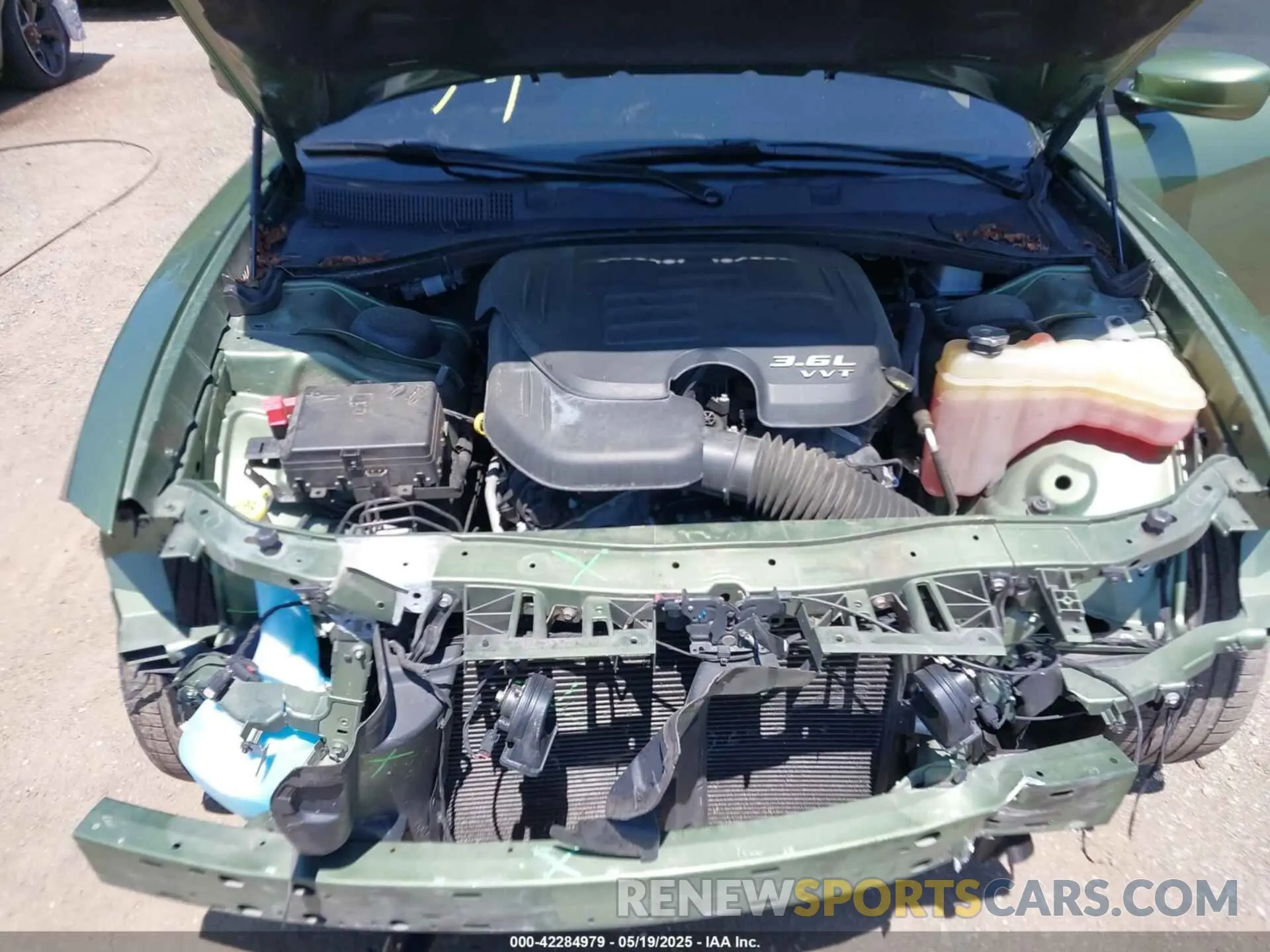 10 Photograph of a damaged car 2C3CDXHG8NH115173 DODGE CHARGER 2022