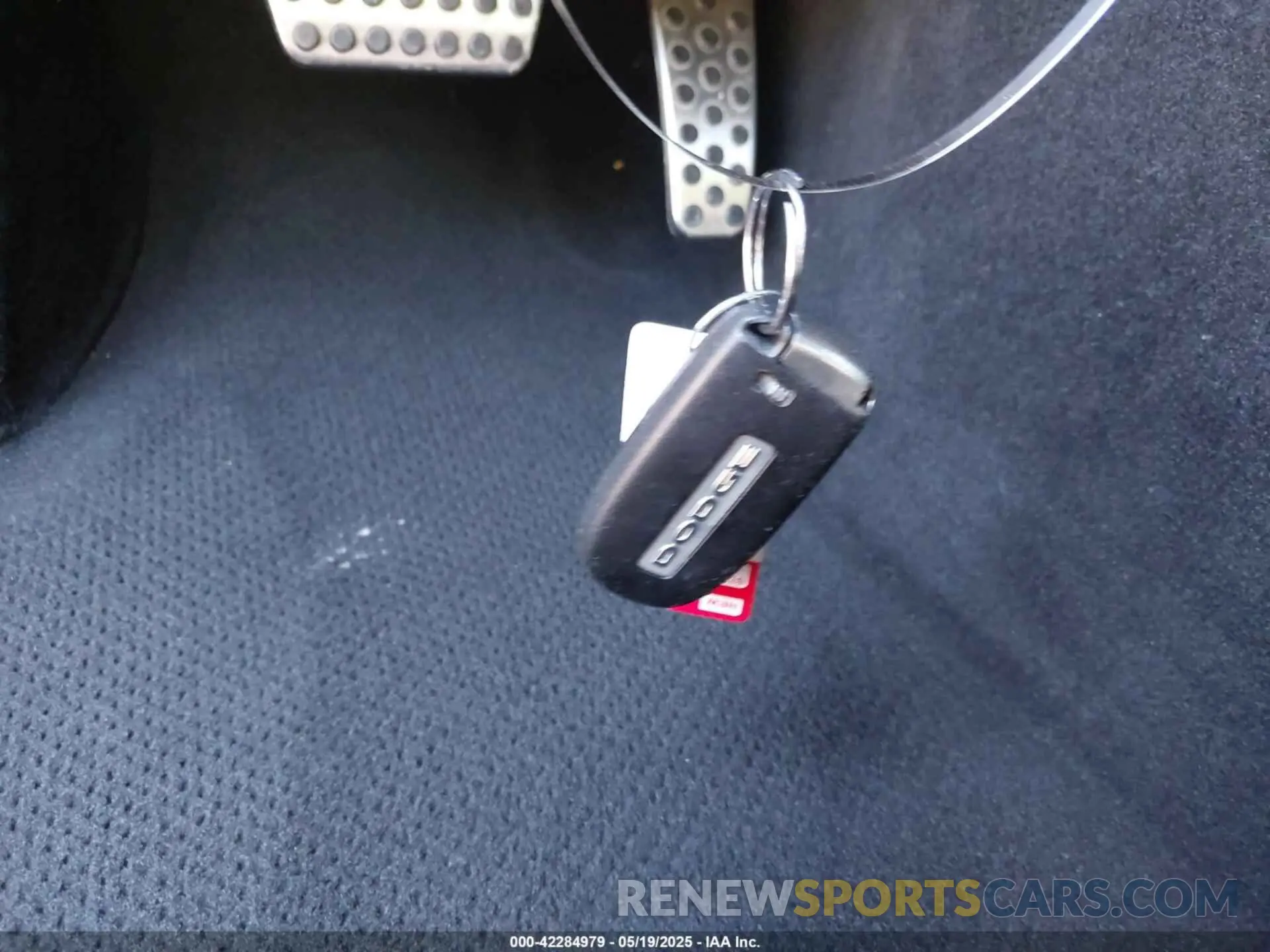 11 Photograph of a damaged car 2C3CDXHG8NH115173 DODGE CHARGER 2022