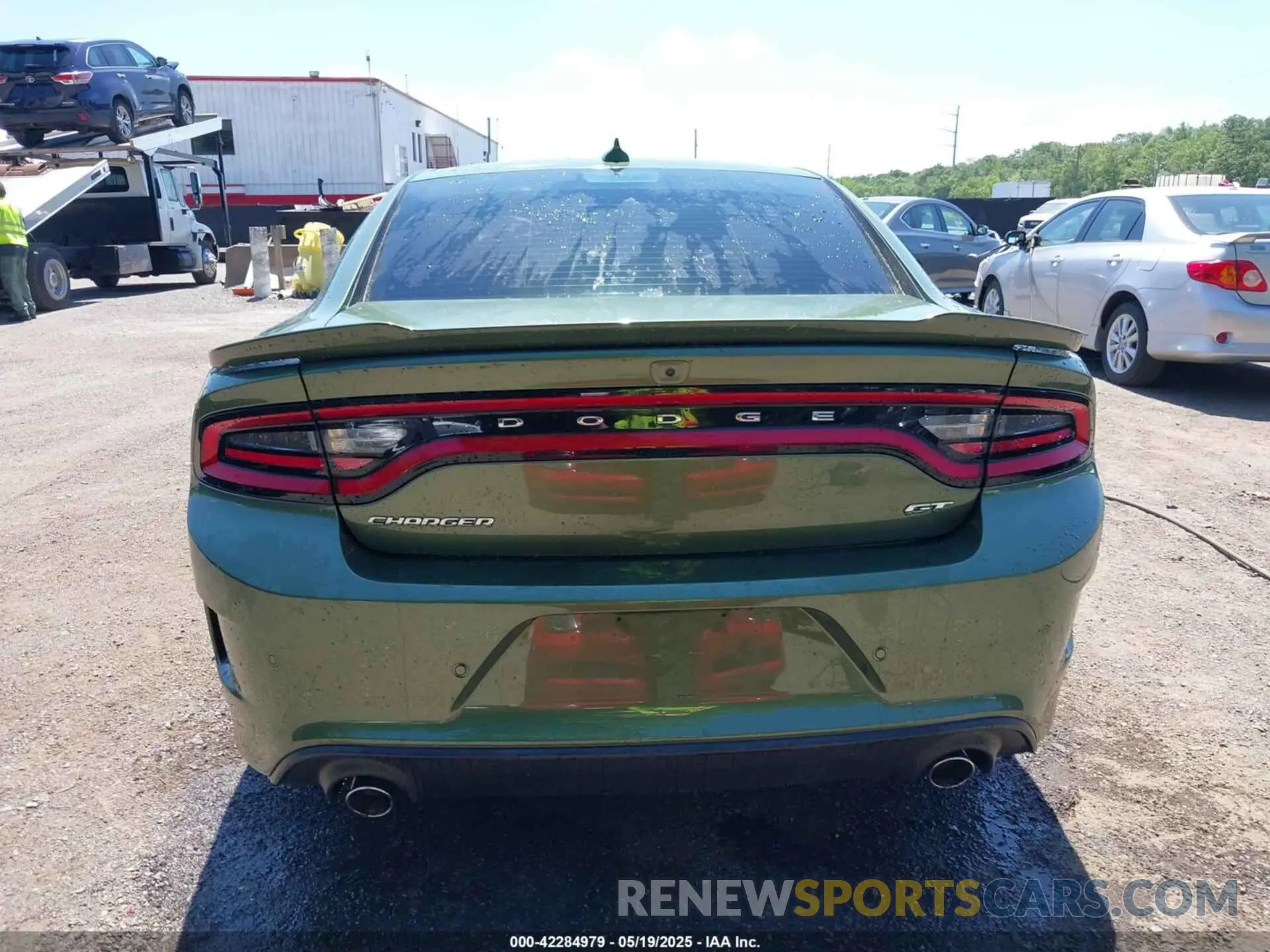 16 Photograph of a damaged car 2C3CDXHG8NH115173 DODGE CHARGER 2022