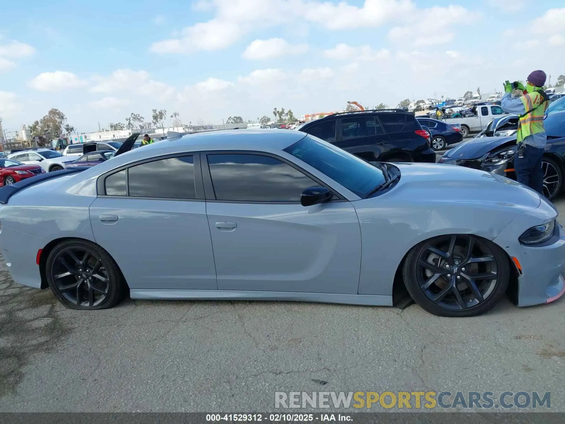 13 Photograph of a damaged car 2C3CDXHG8NH139084 DODGE CHARGER 2022