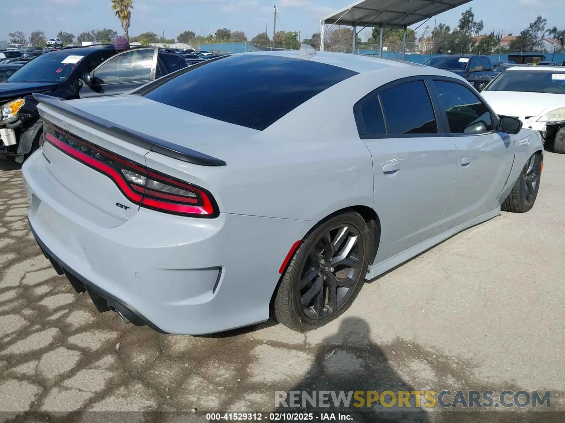4 Photograph of a damaged car 2C3CDXHG8NH139084 DODGE CHARGER 2022