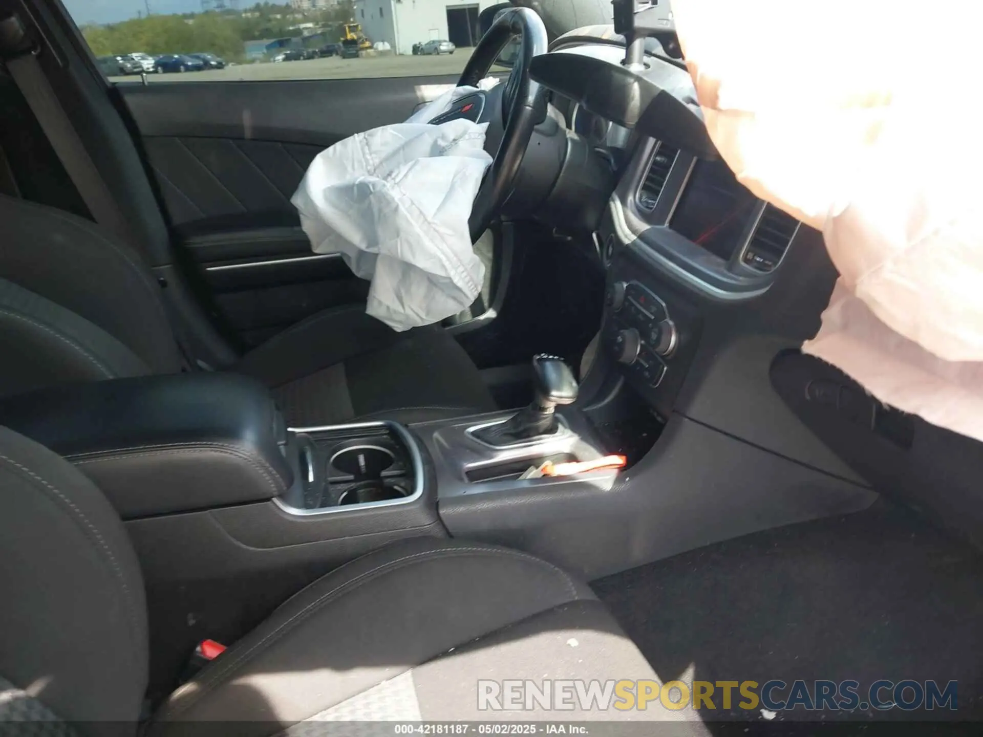 5 Photograph of a damaged car 2C3CDXHG8NH157312 DODGE CHARGER 2022