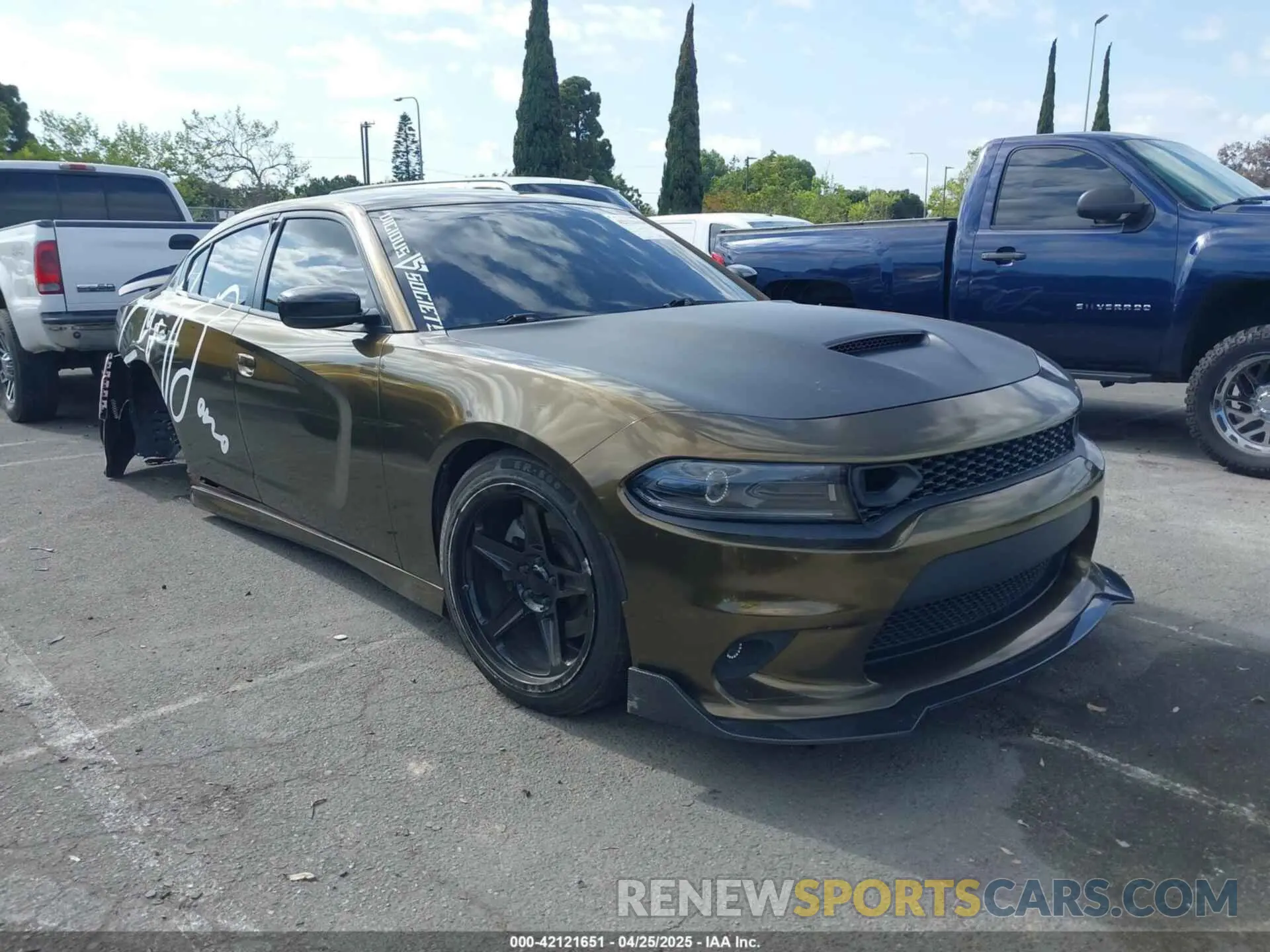 1 Photograph of a damaged car 2C3CDXHG8NH192660 DODGE CHARGER 2022