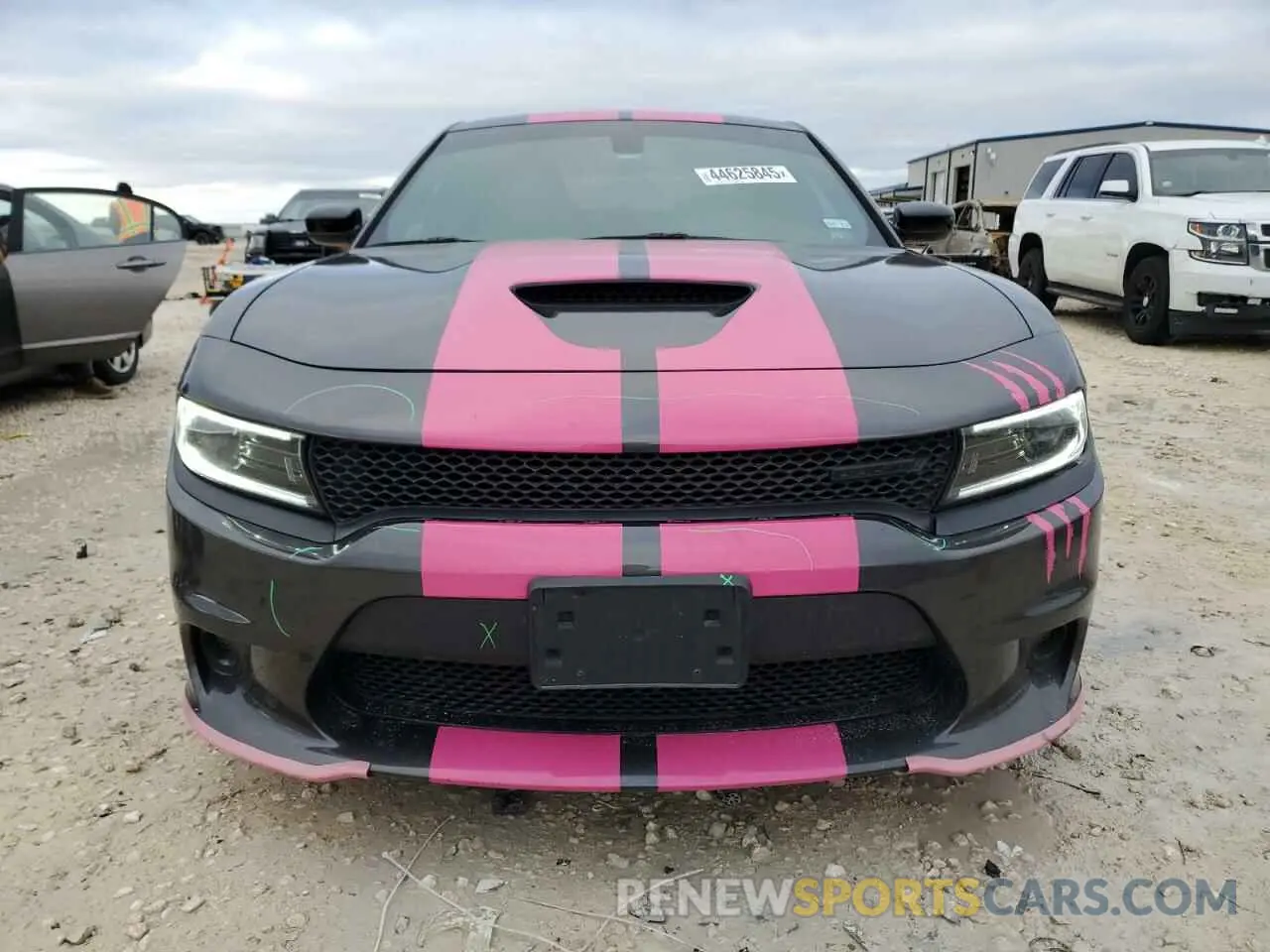 5 Photograph of a damaged car 2C3CDXHG8NH206170 DODGE CHARGER 2022