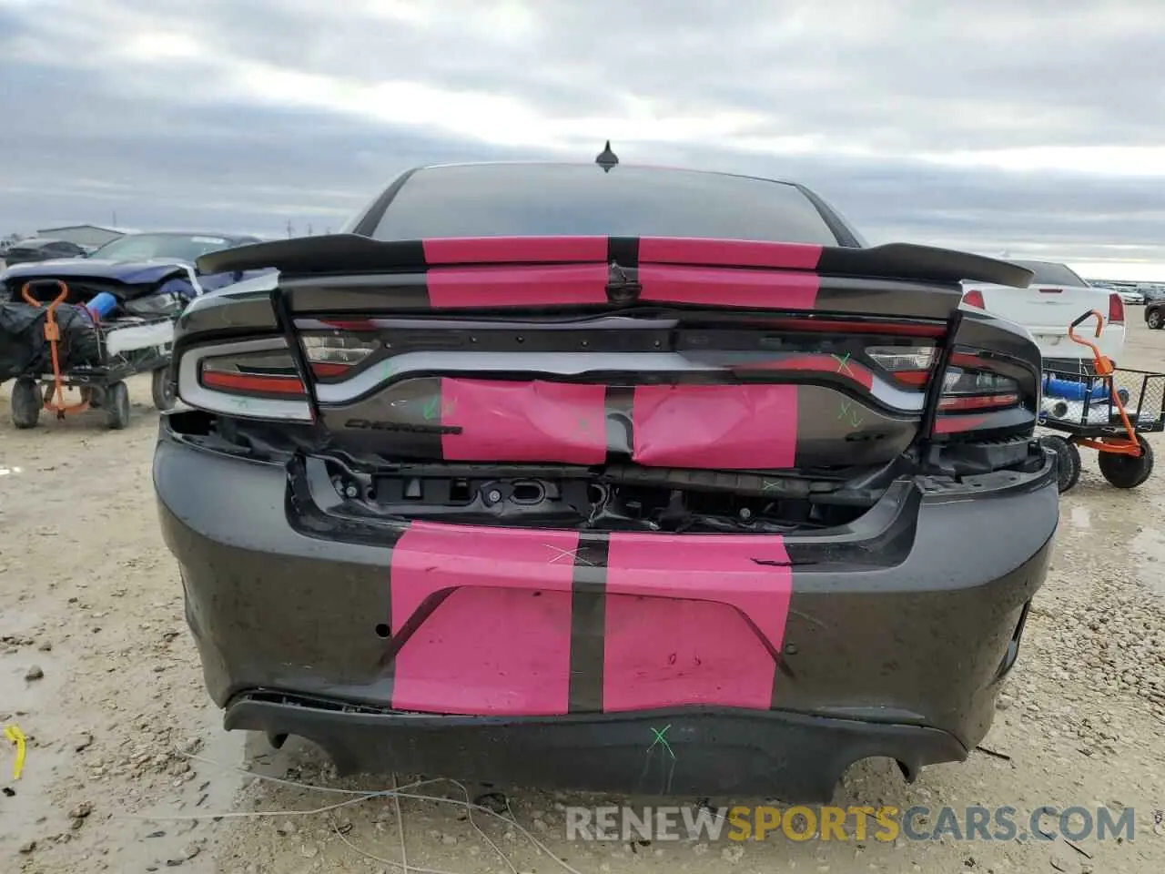 6 Photograph of a damaged car 2C3CDXHG8NH206170 DODGE CHARGER 2022
