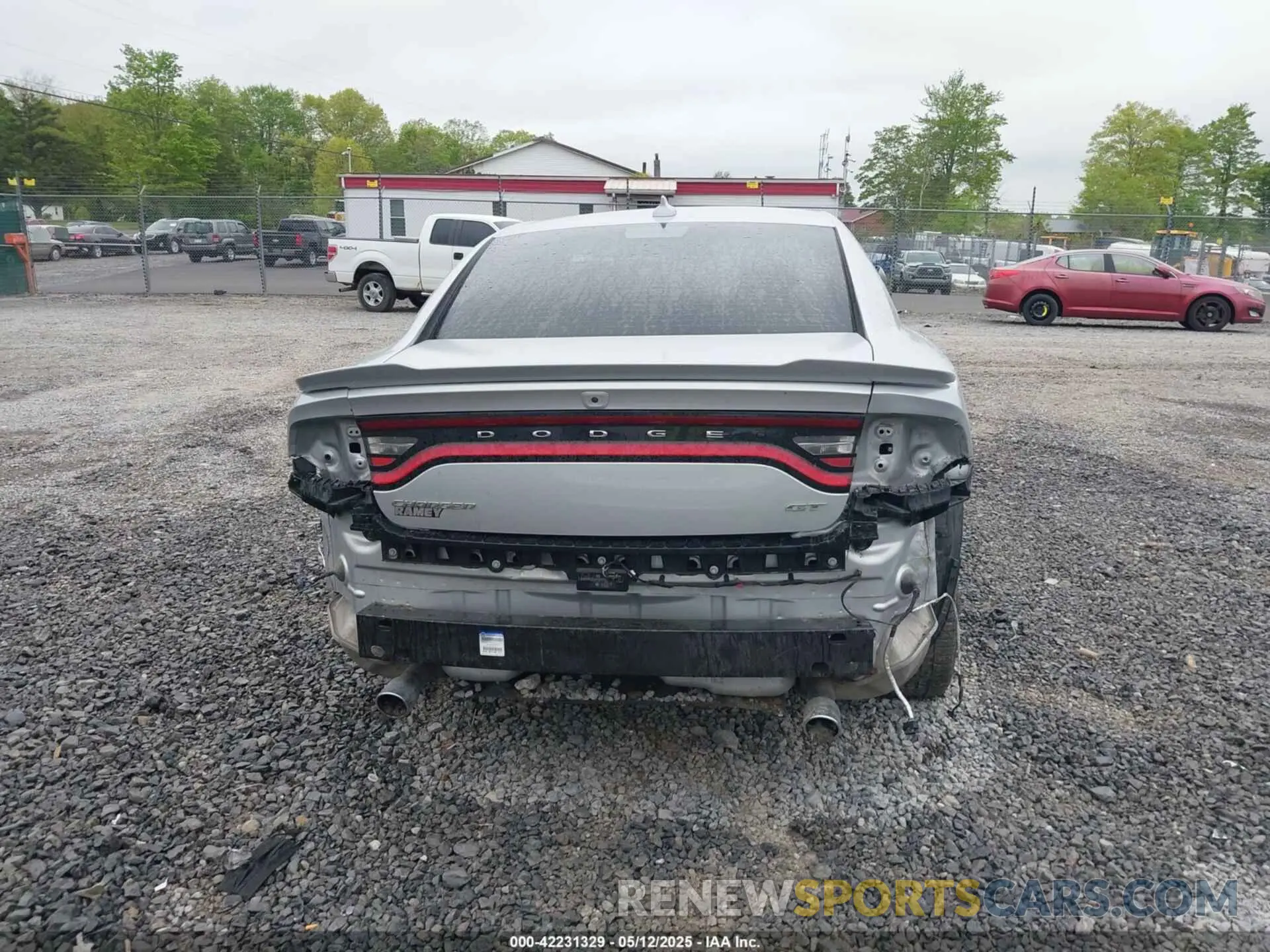 17 Photograph of a damaged car 2C3CDXHG8NH232316 DODGE CHARGER 2022