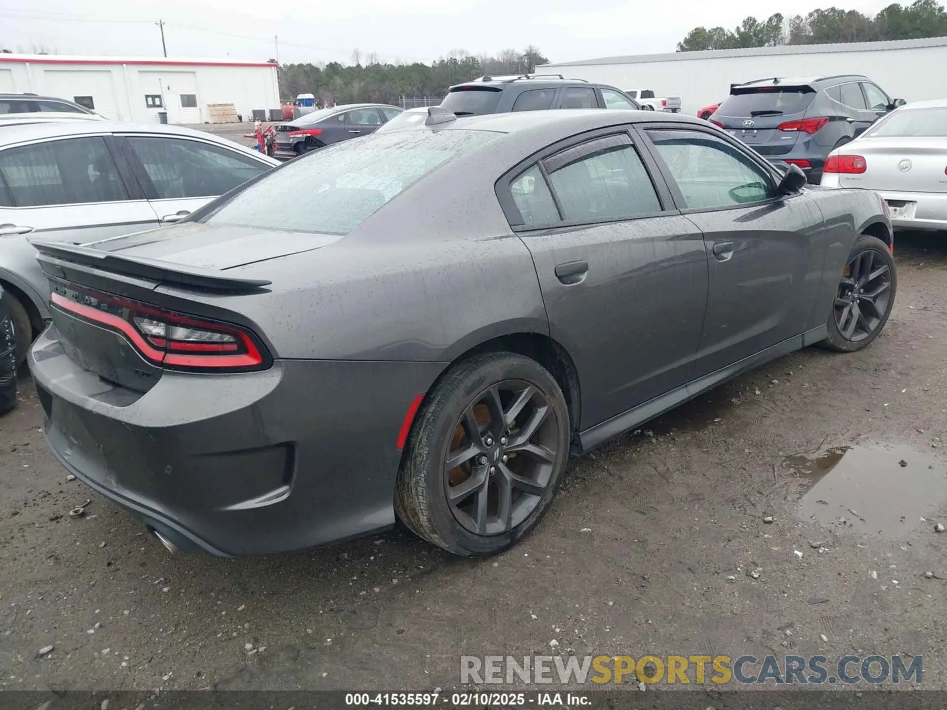 4 Photograph of a damaged car 2C3CDXHGXNH130452 DODGE CHARGER 2022