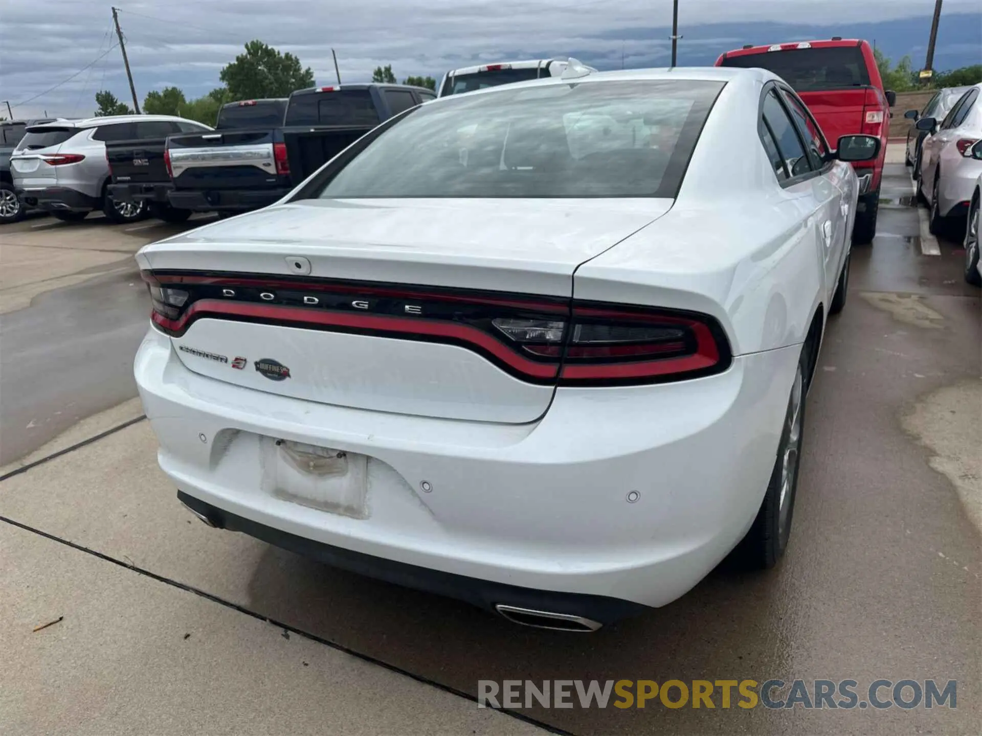 12 Photograph of a damaged car 2C3CDXJG2NH111209 DODGE CHARGER 2022