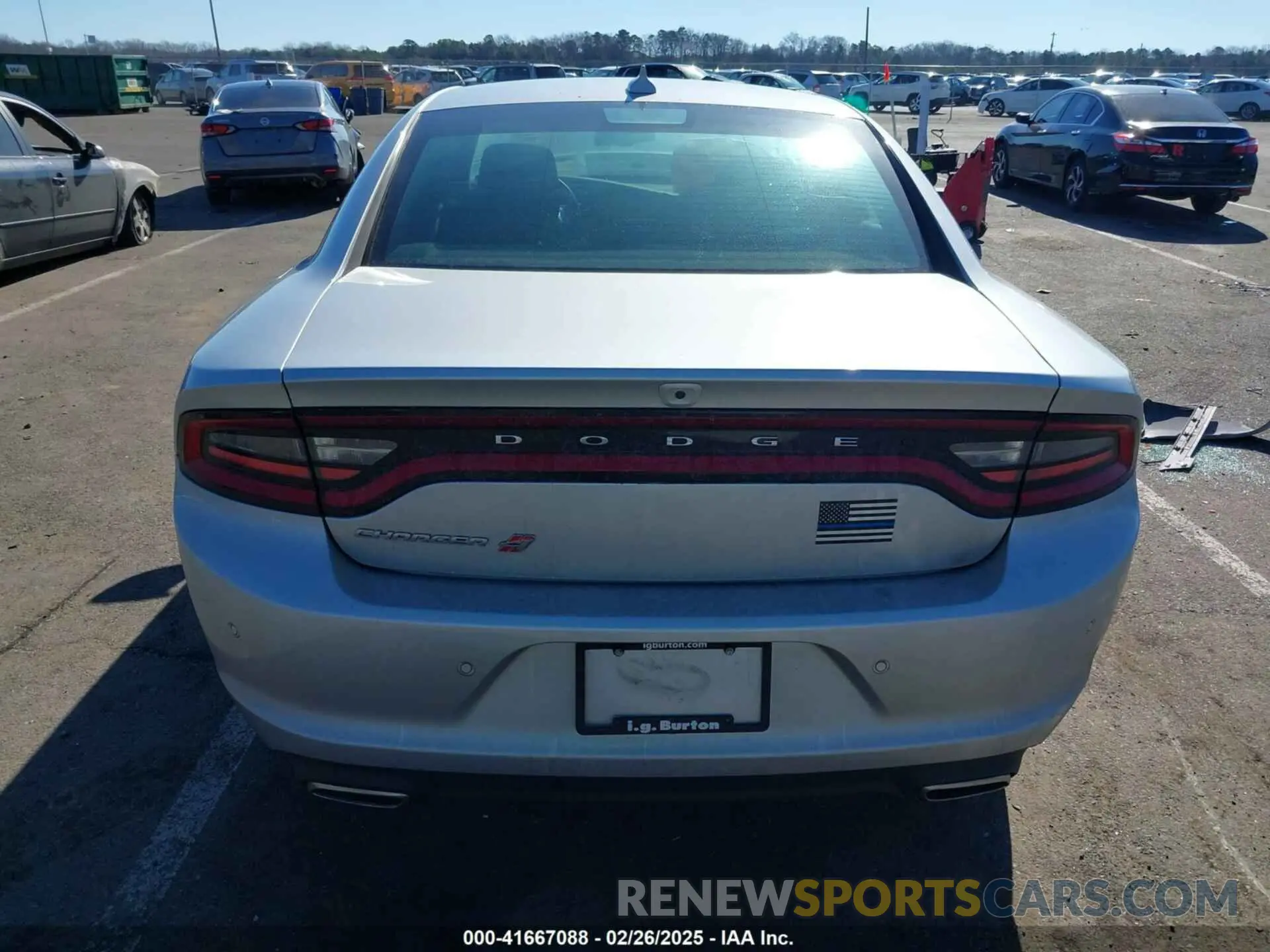 16 Photograph of a damaged car 2C3CDXJG6NH236326 DODGE CHARGER 2022