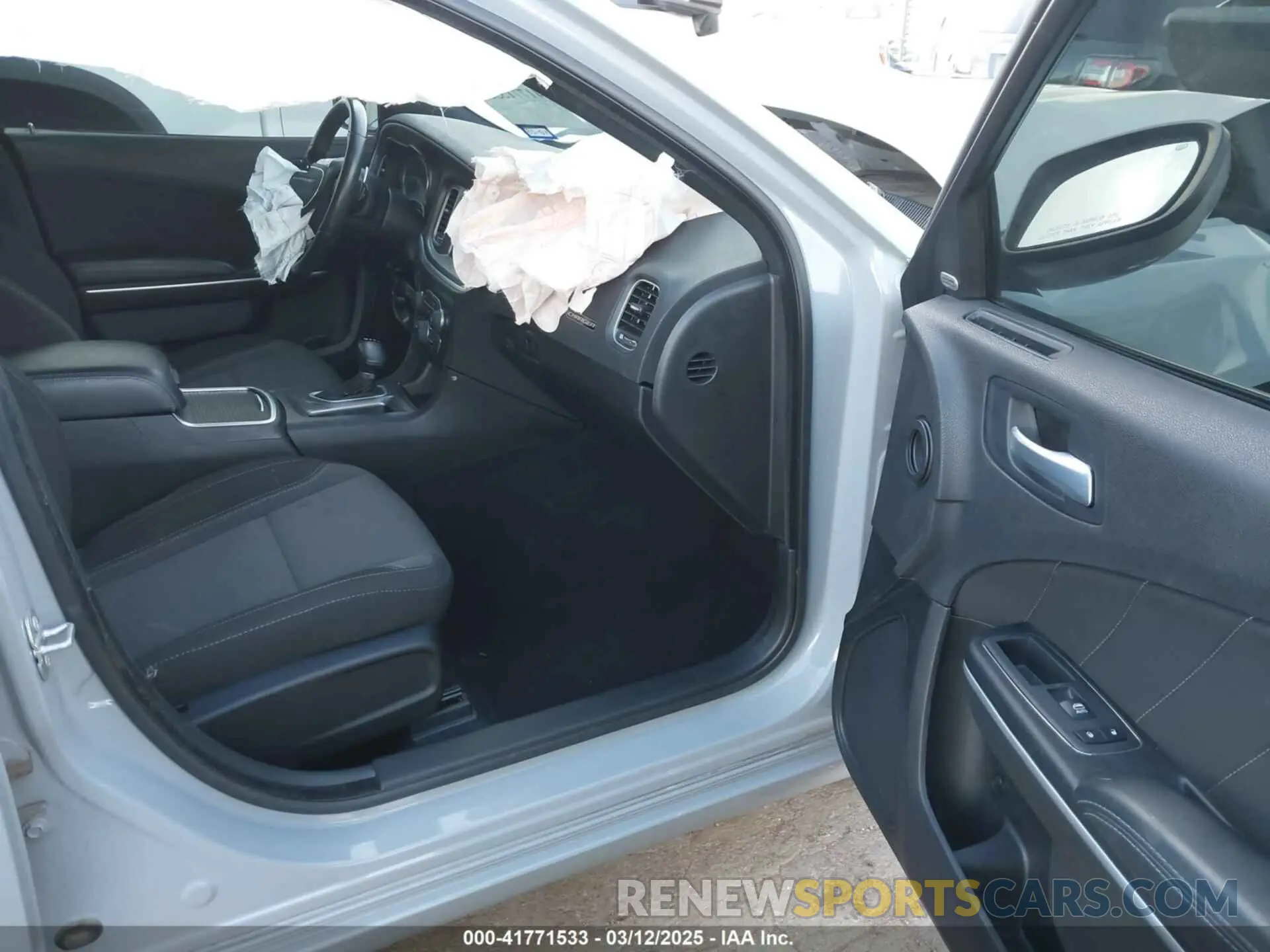5 Photograph of a damaged car 2C3CDXJG7NH214111 DODGE CHARGER 2022