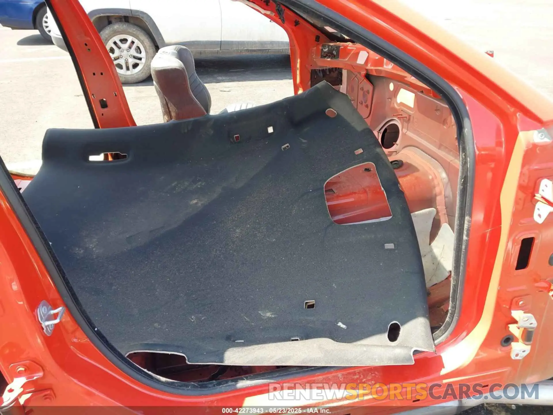 5 Photograph of a damaged car 2C3CDXL95NH163254 DODGE CHARGER 2022