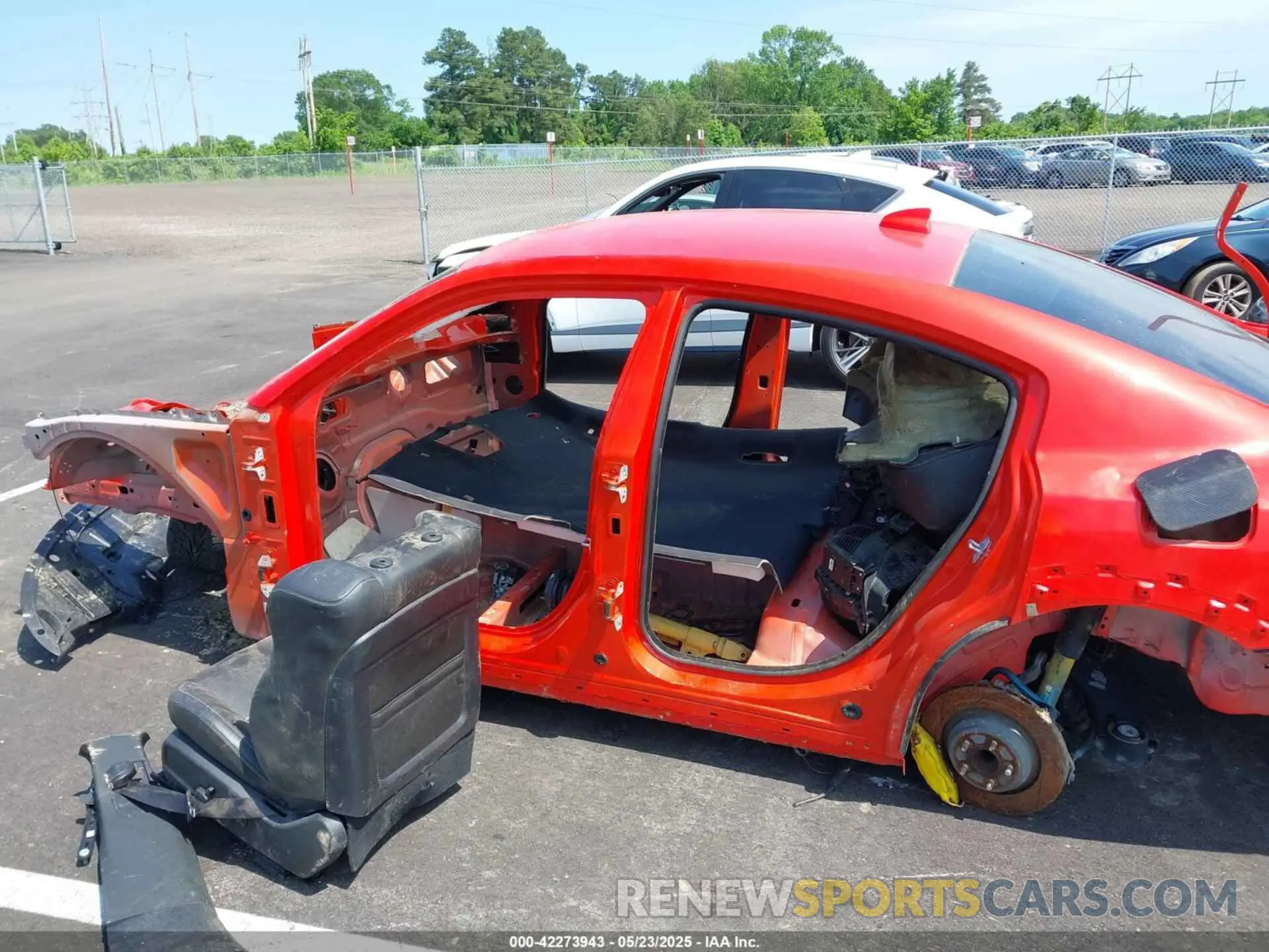 6 Photograph of a damaged car 2C3CDXL95NH163254 DODGE CHARGER 2022