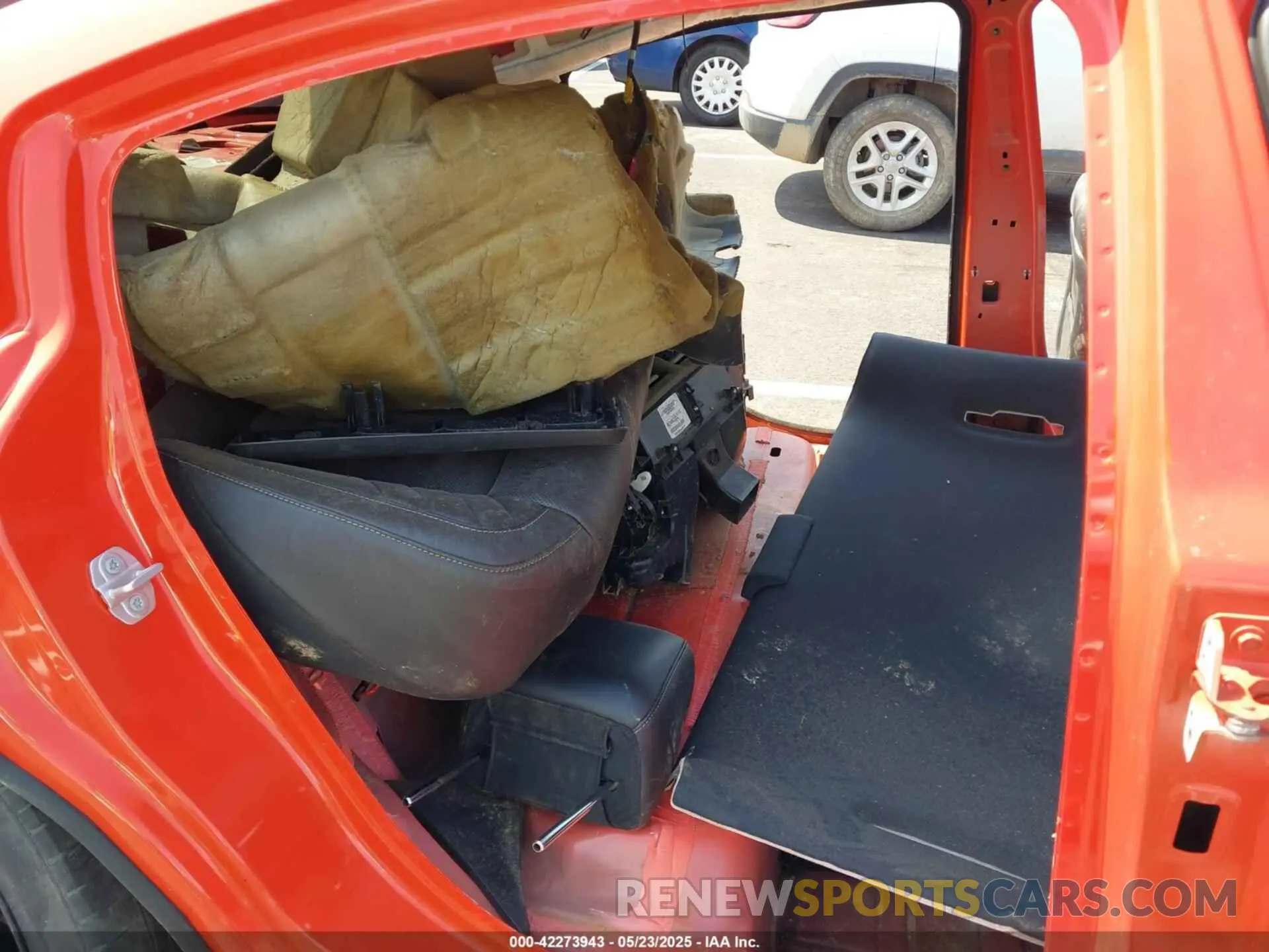 8 Photograph of a damaged car 2C3CDXL95NH163254 DODGE CHARGER 2022