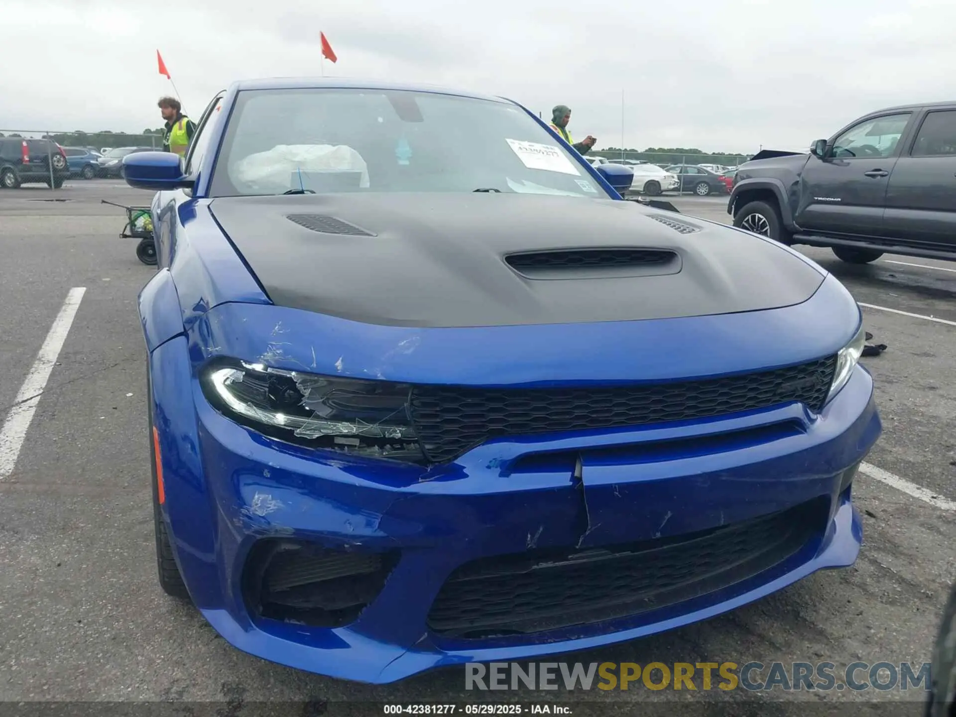 12 Photograph of a damaged car 2C3CDXL96NH159083 DODGE CHARGER 2022
