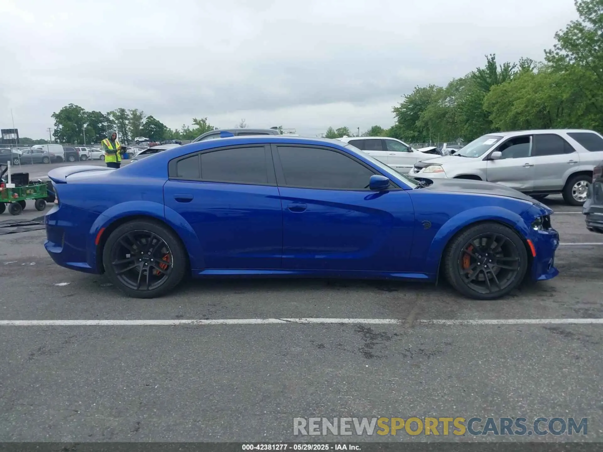 13 Photograph of a damaged car 2C3CDXL96NH159083 DODGE CHARGER 2022