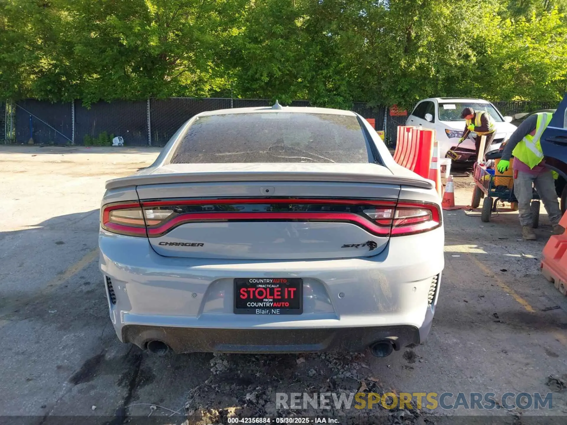 16 Photograph of a damaged car 2C3CDXL99NH124005 DODGE CHARGER 2022