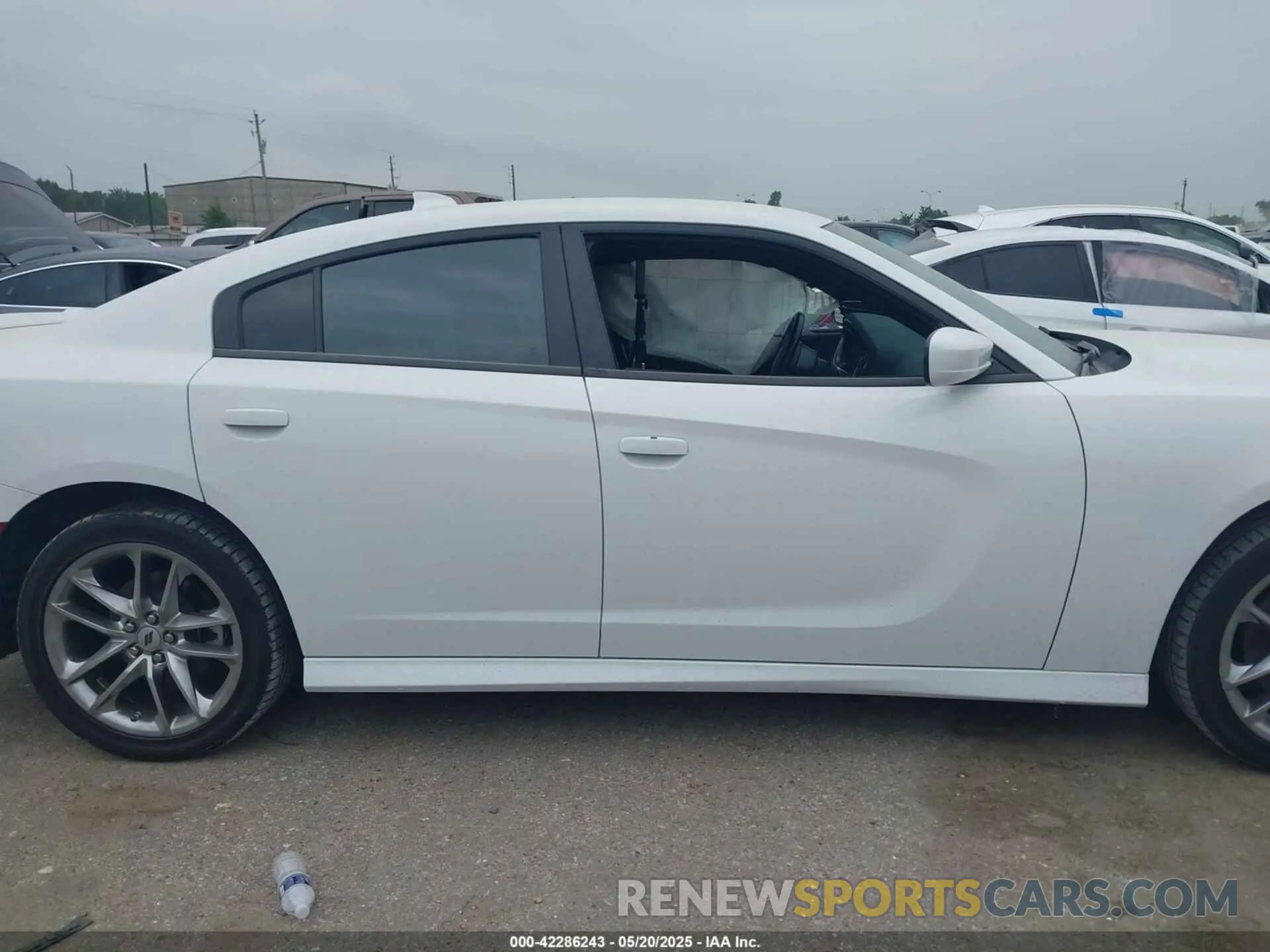13 Photograph of a damaged car 2C3CDXMG0NH228735 DODGE CHARGER 2022
