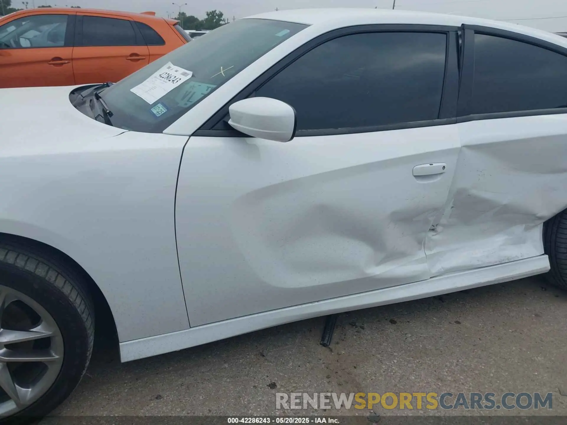 6 Photograph of a damaged car 2C3CDXMG0NH228735 DODGE CHARGER 2022