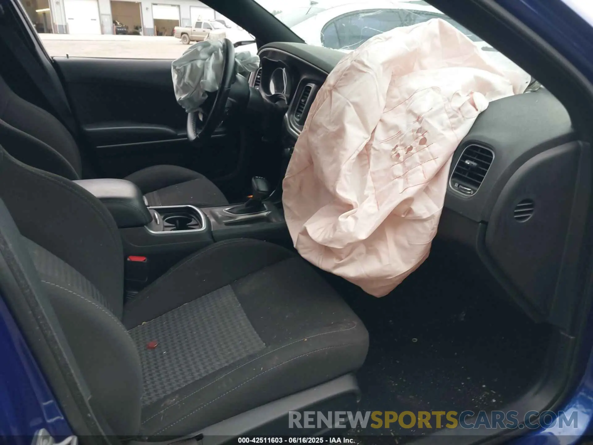 5 Photograph of a damaged car 2C3CDXMG4NH146734 DODGE CHARGER 2022