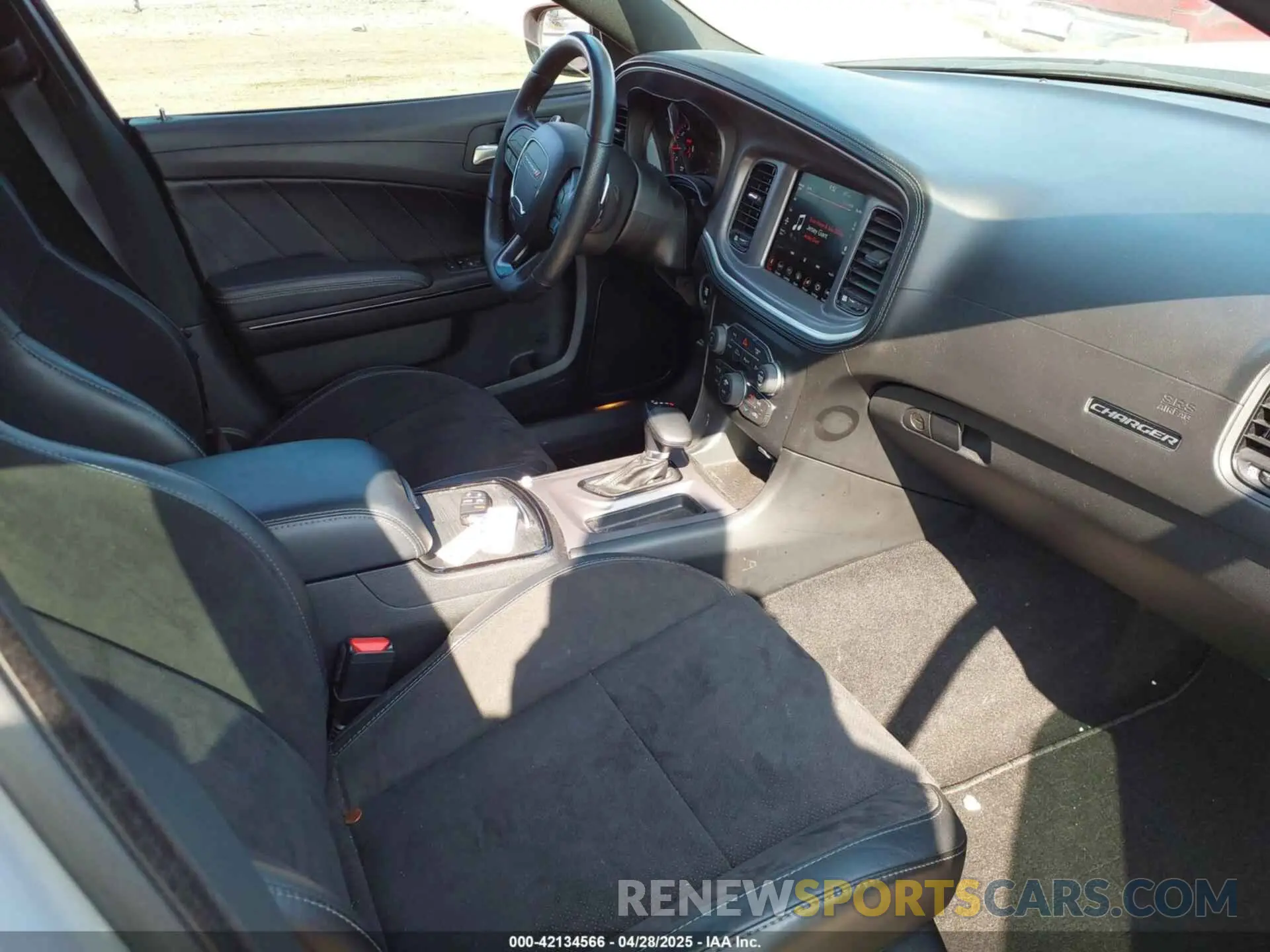 5 Photograph of a damaged car 2C3CDXMG6NH203662 DODGE CHARGER 2022