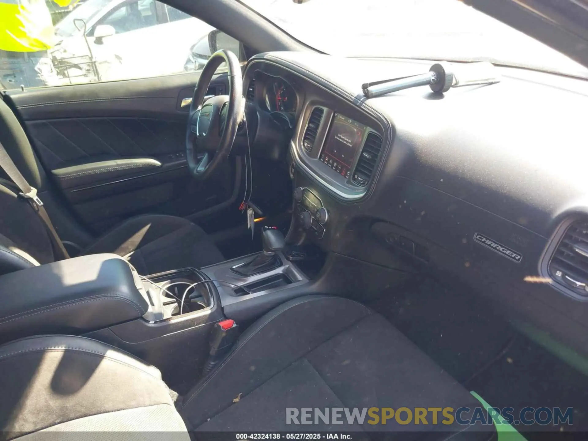 5 Photograph of a damaged car 2C3CDXMG9NH158507 DODGE CHARGER 2022