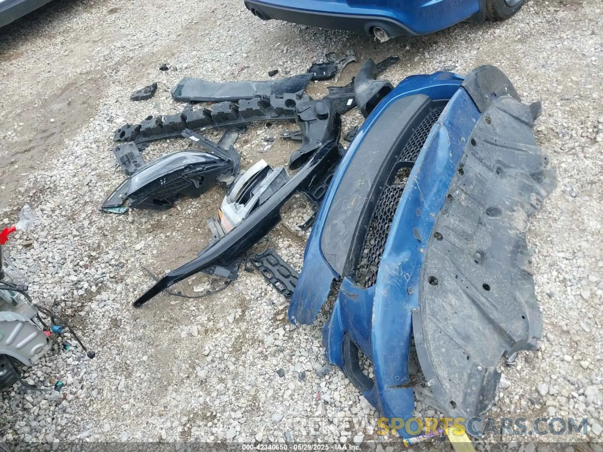 12 Photograph of a damaged car 2C3CDXCT4PH531650 DODGE CHARGER 2023