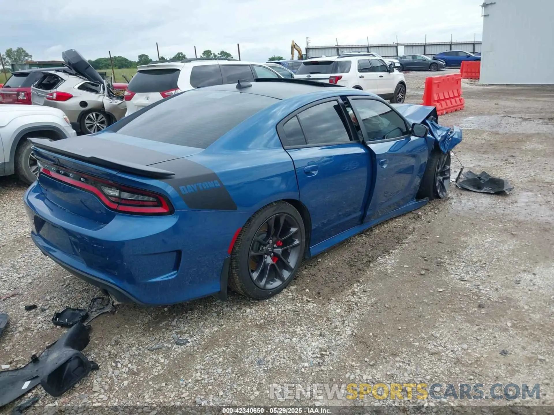 4 Photograph of a damaged car 2C3CDXCT4PH531650 DODGE CHARGER 2023