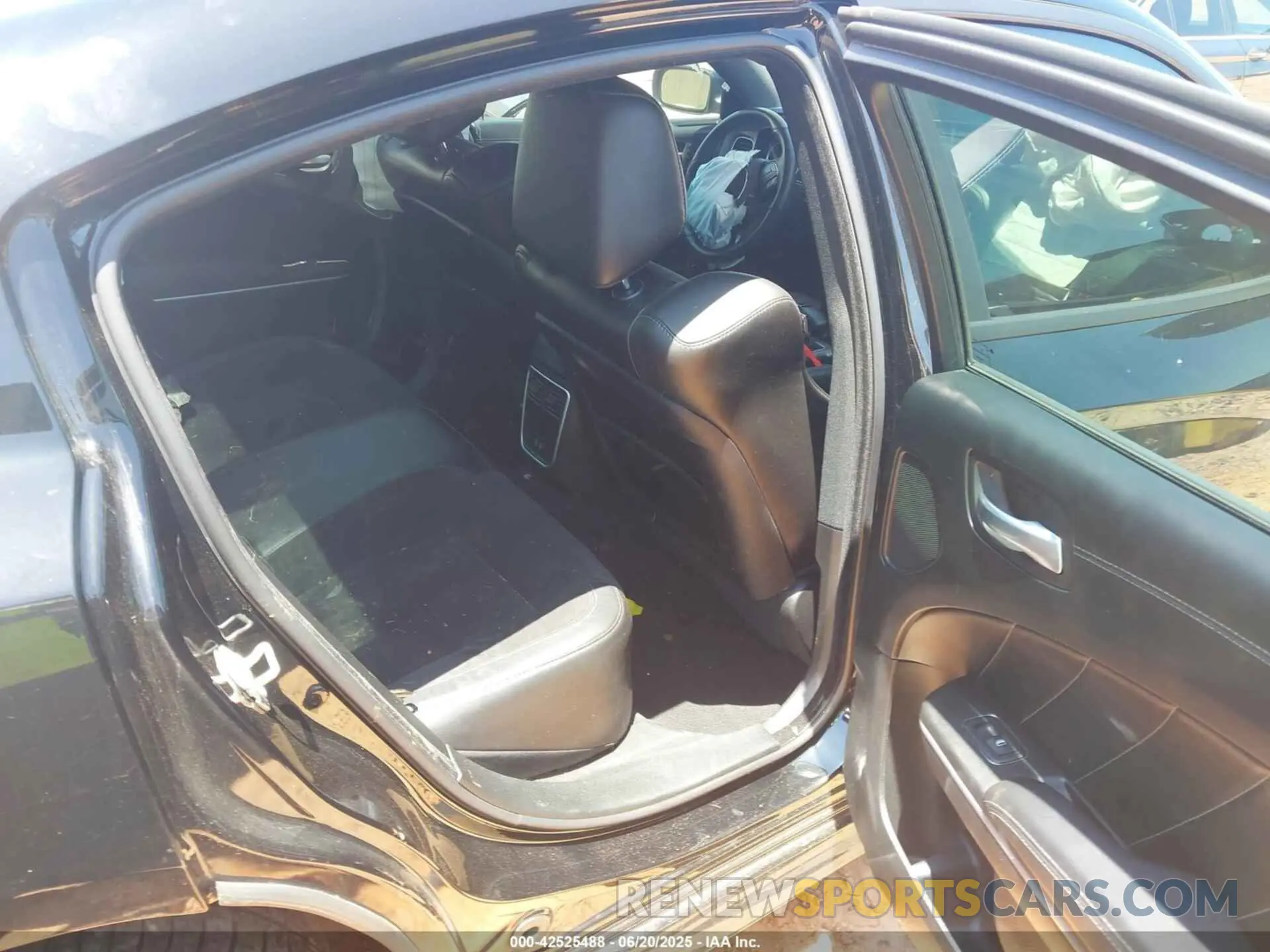 8 Photograph of a damaged car 2C3CDXGJ1PH612811 DODGE CHARGER 2023