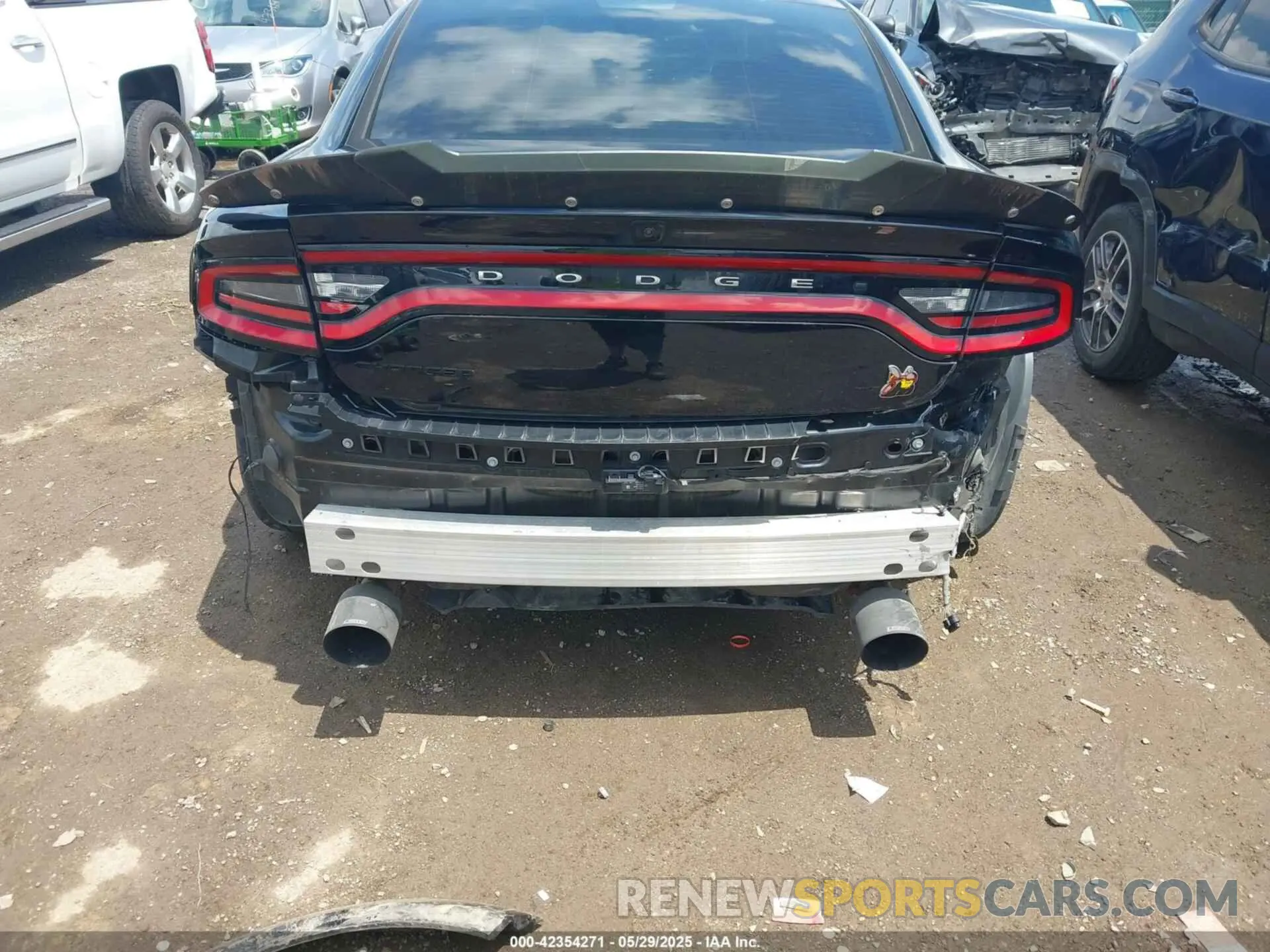 18 Photograph of a damaged car 2C3CDXGJ6PH671756 DODGE CHARGER 2023