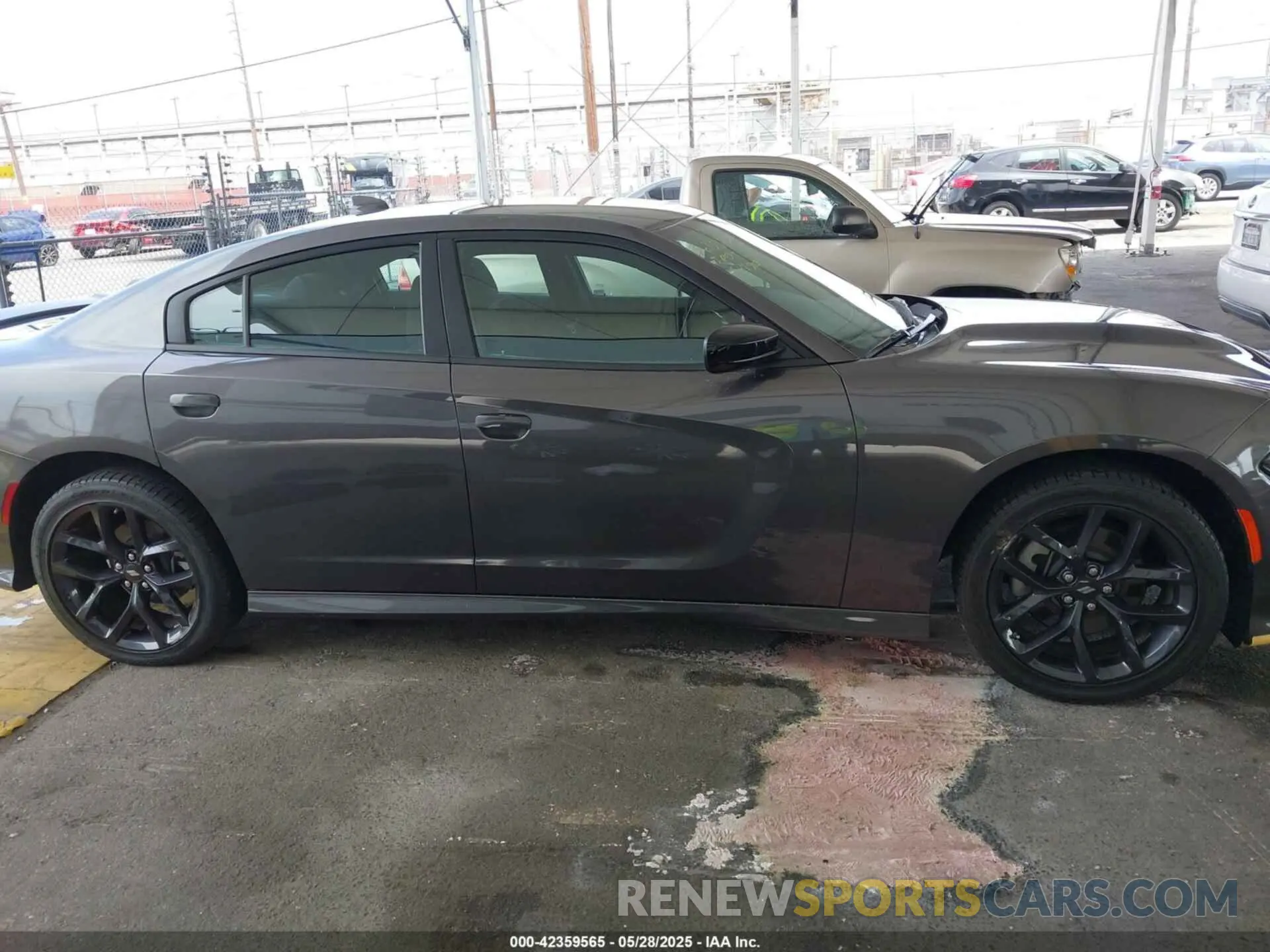 13 Photograph of a damaged car 2C3CDXHG2PH543131 DODGE CHARGER 2023
